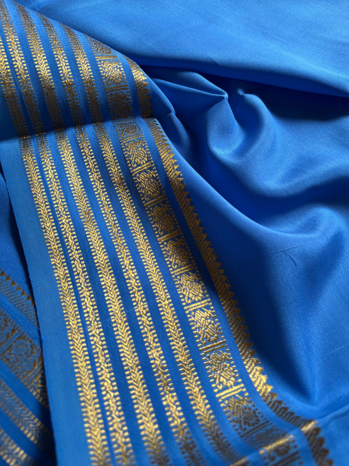 Soujanya : Solid Bright blue