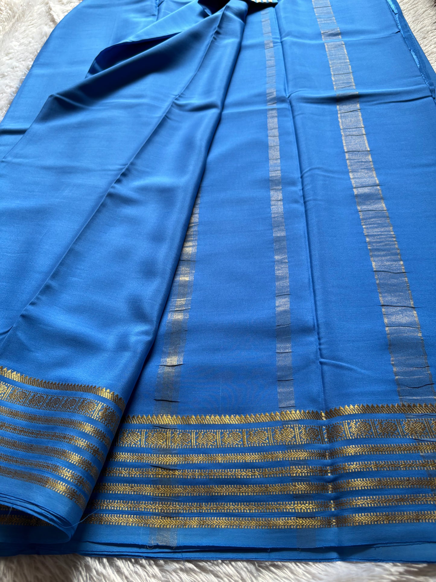 Soujanya : Solid Bright blue