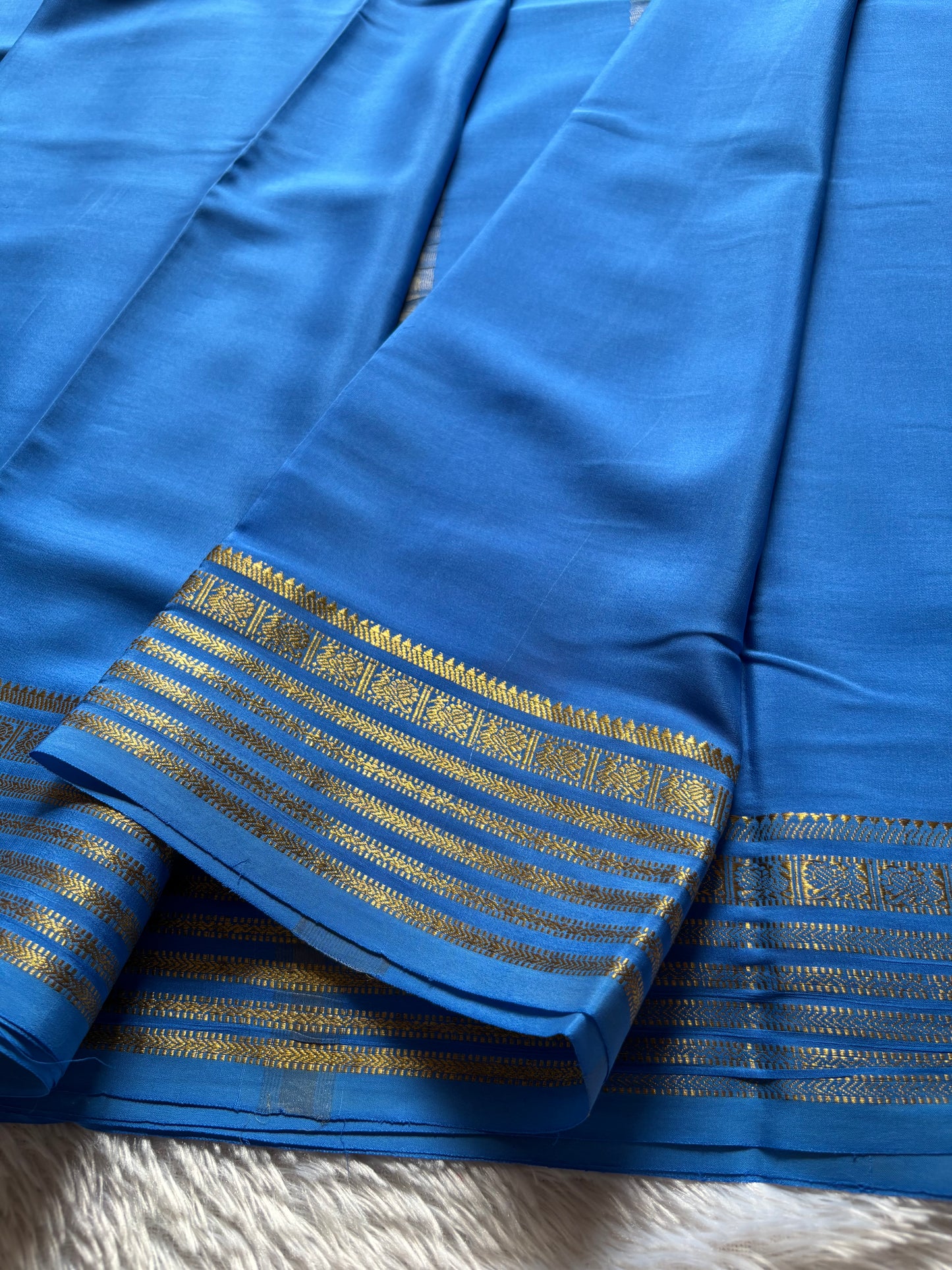 Soujanya : Solid Bright blue