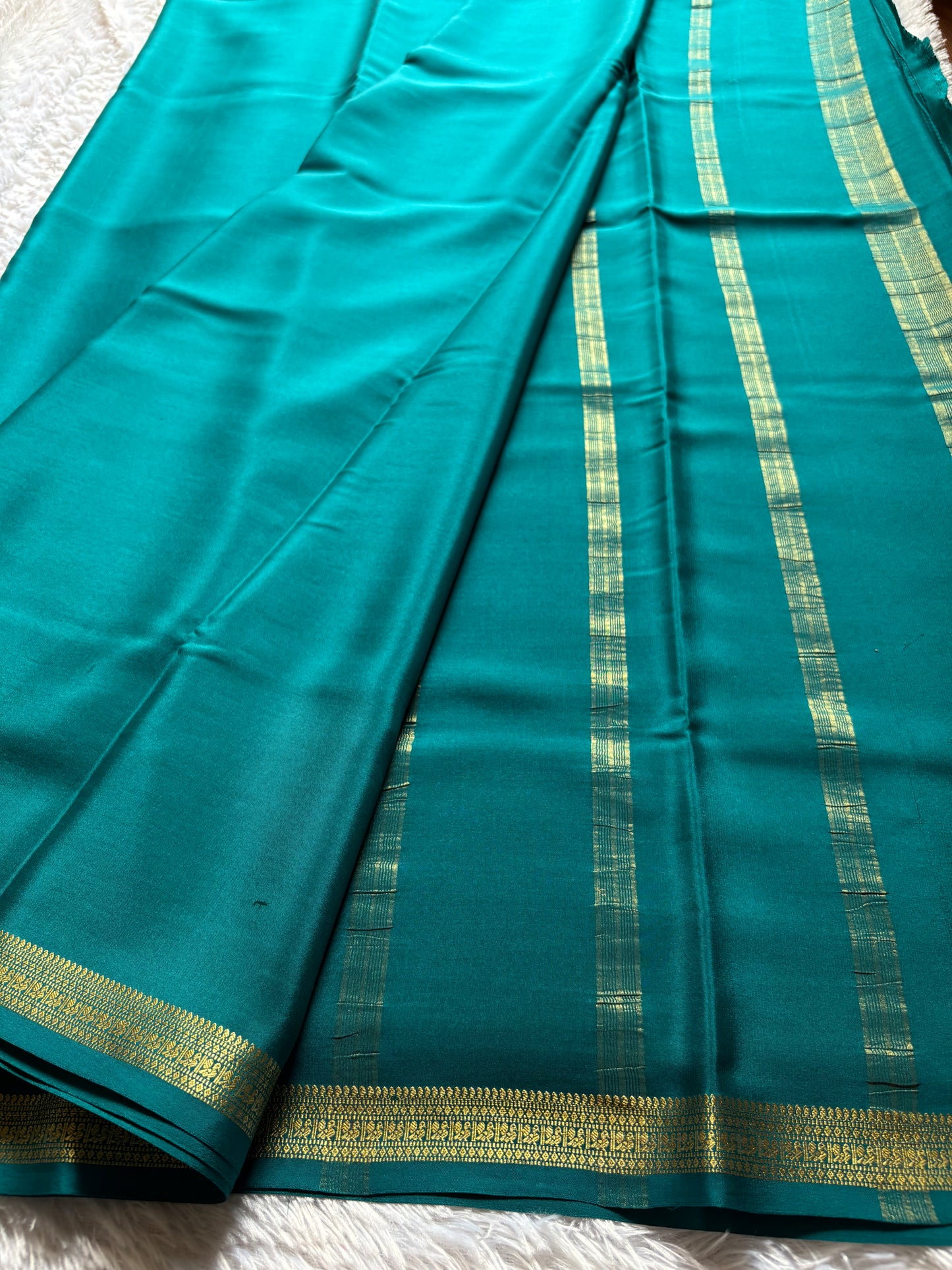 Harshini : Solid Teal
