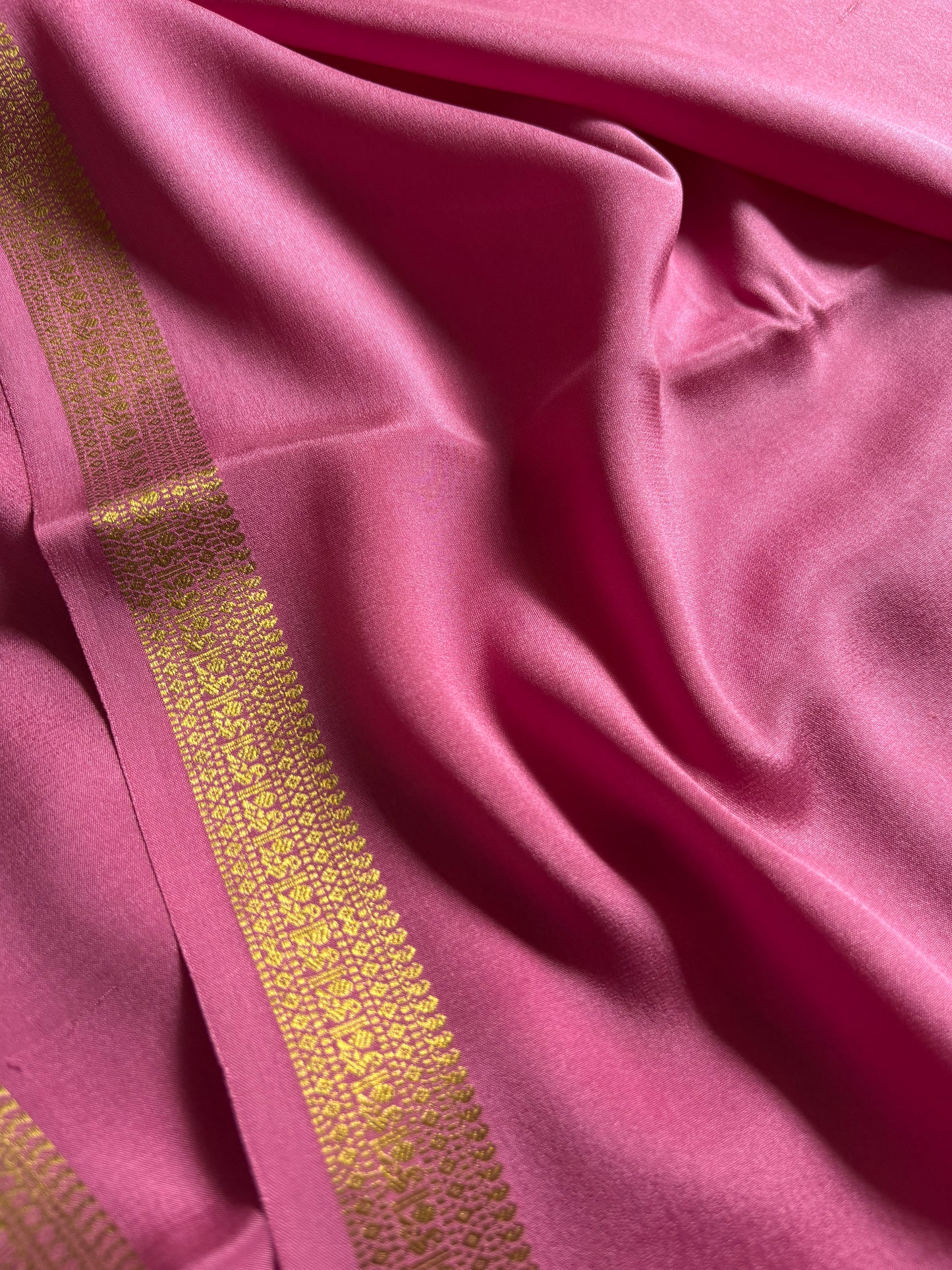 Harshini : Solid Onion pink