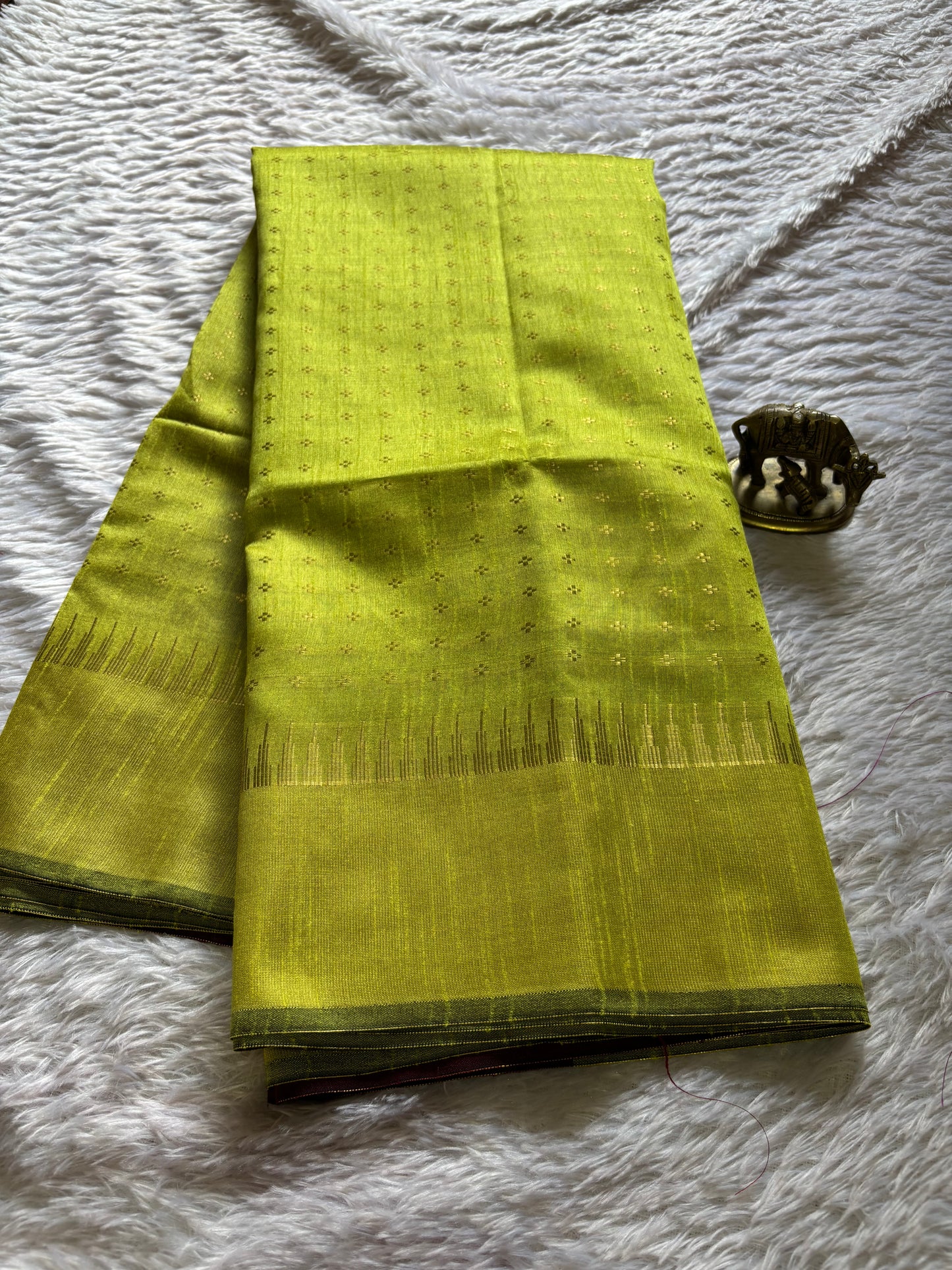 SS142 (2D) : Olive-maroon
