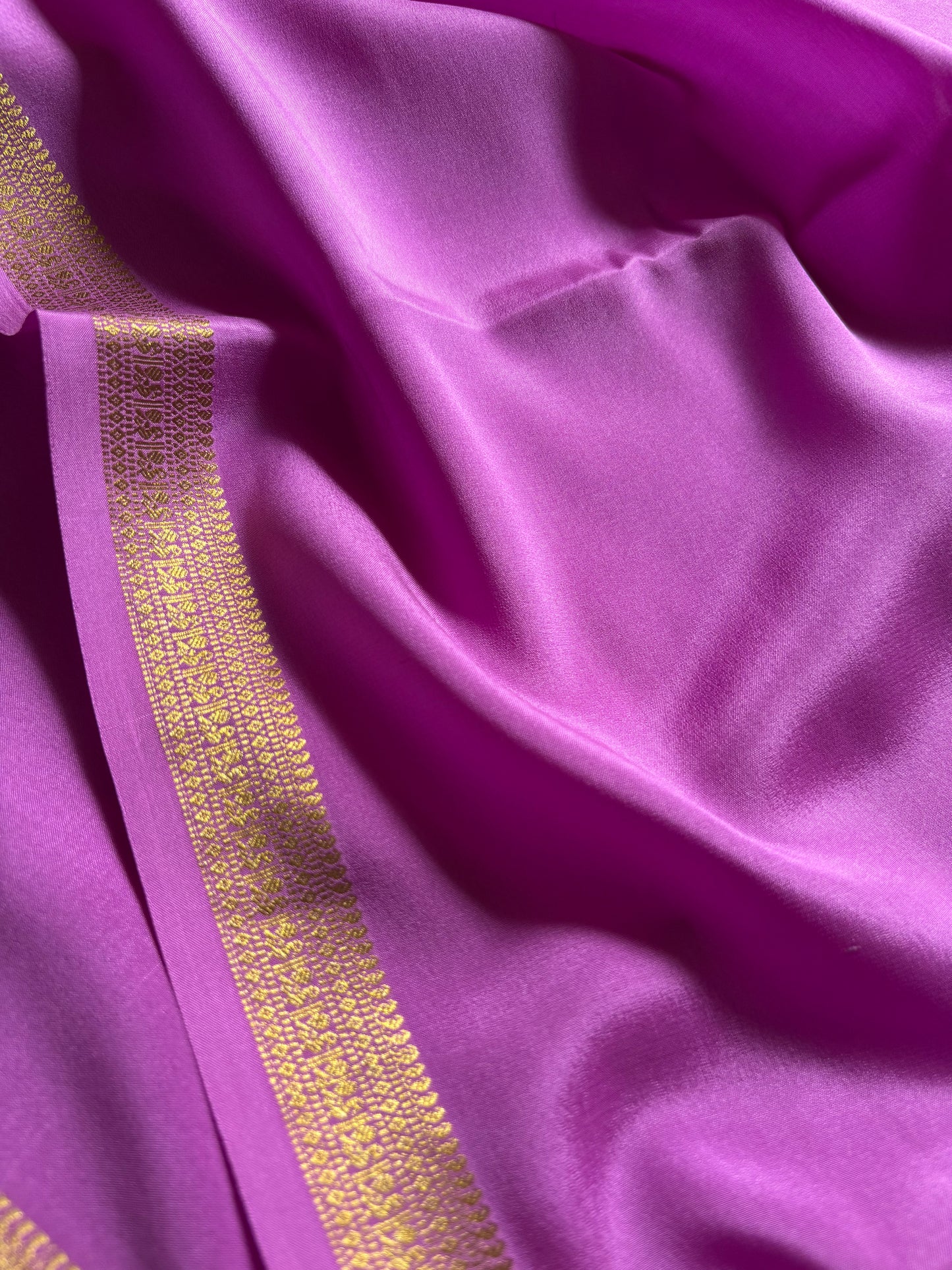 Harshini : Solid Bright magenta