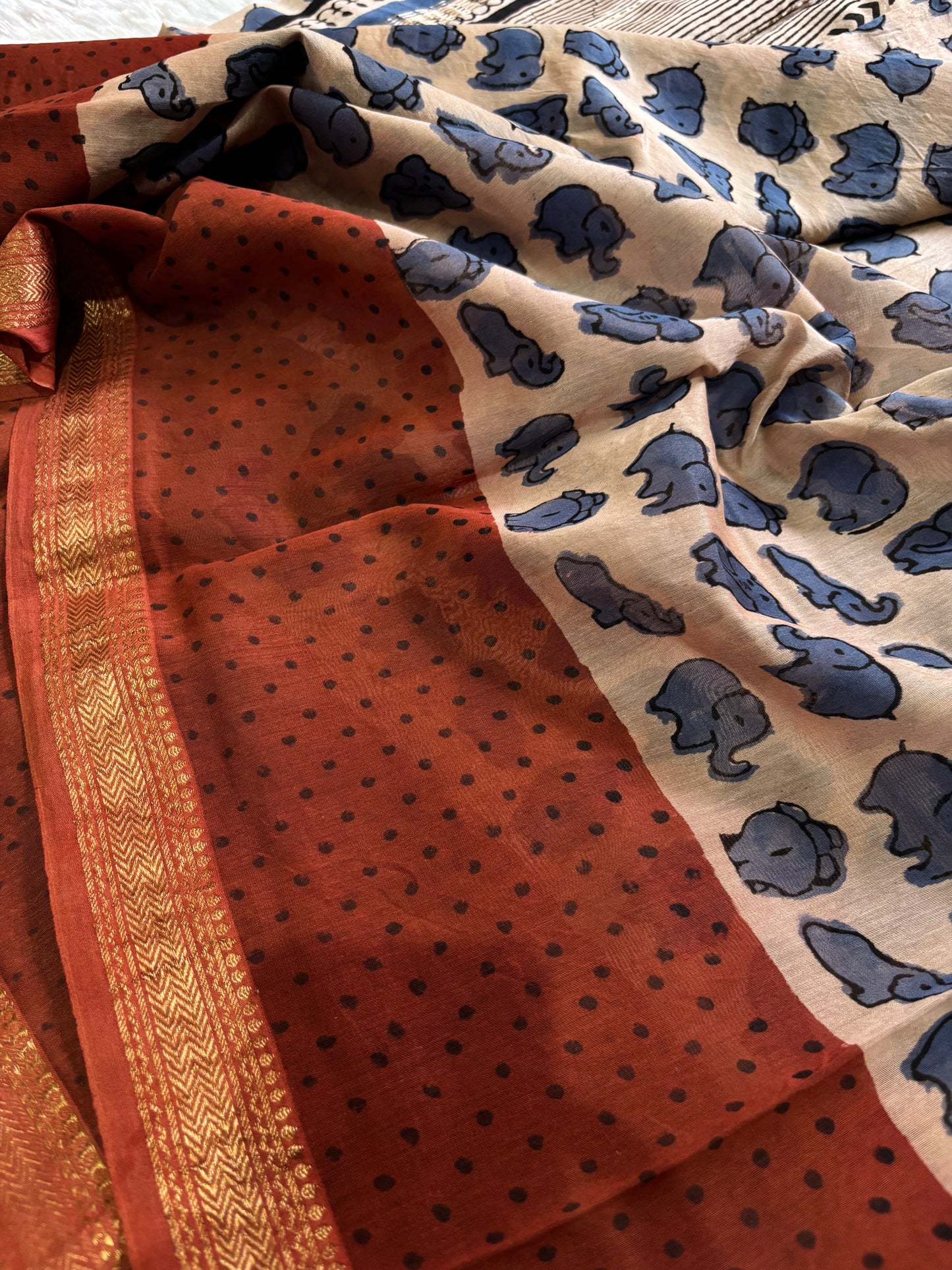 Maheshwari (2D) : Off white-maroon