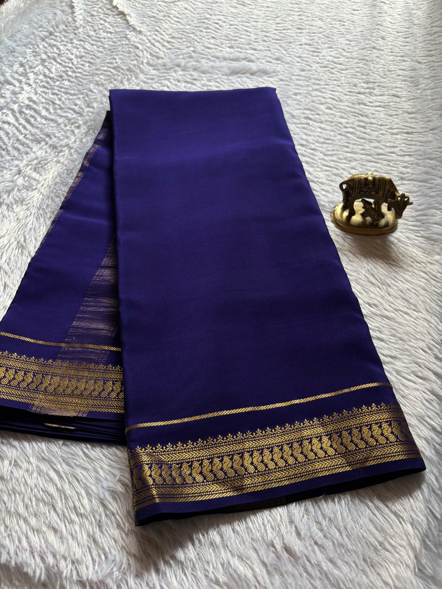 Mayuri : Solid Navy blue