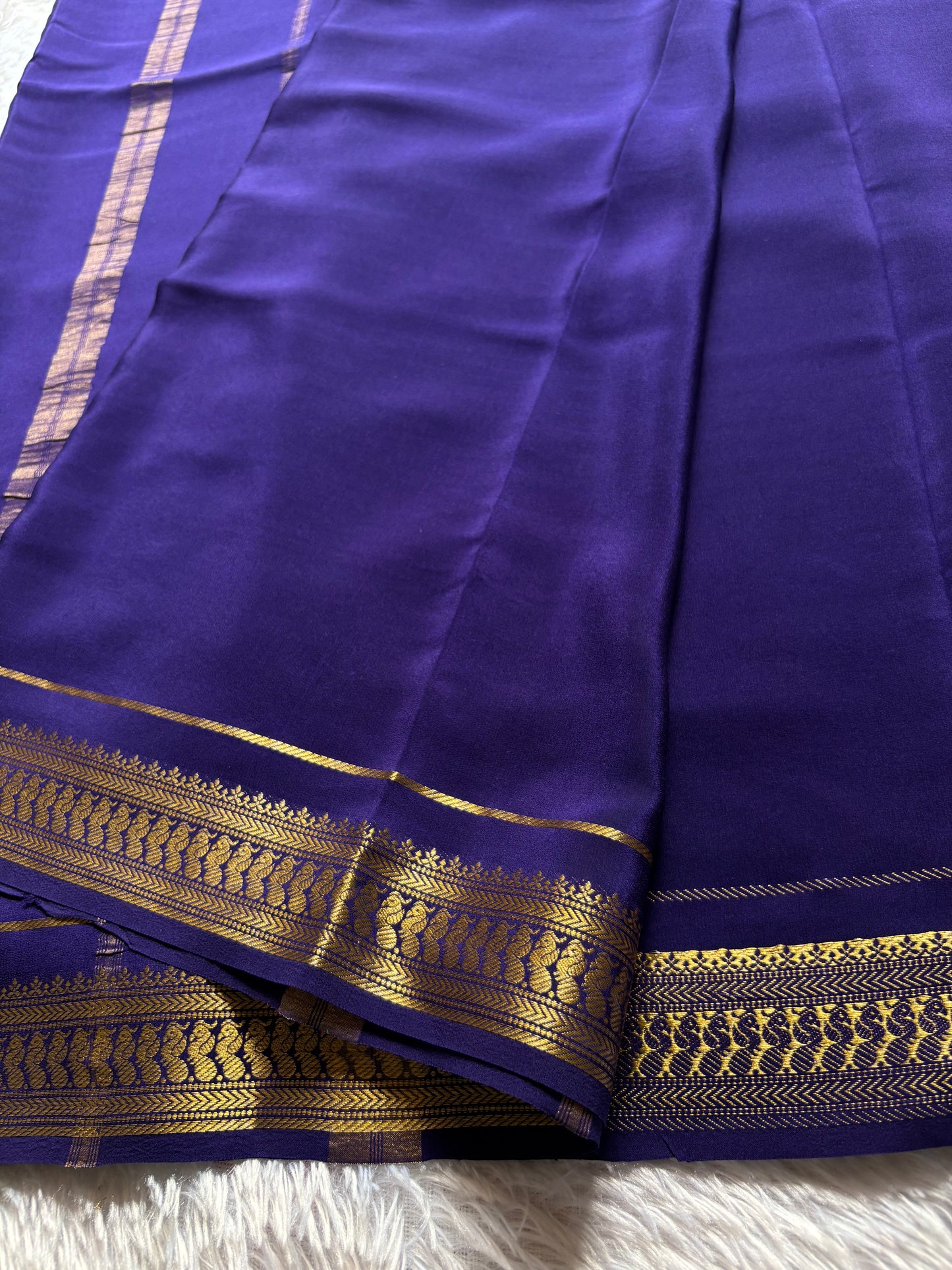 Mayuri : Solid Navy blue