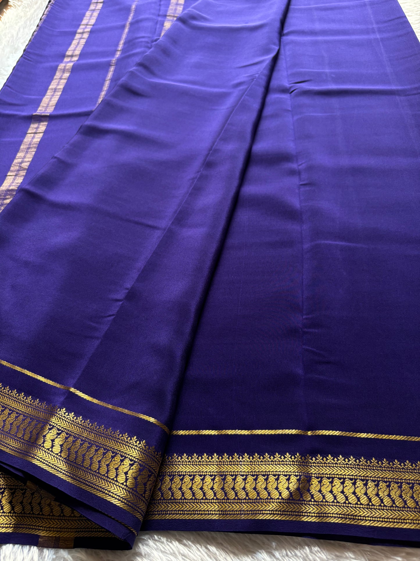 Mayuri : Solid Navy blue