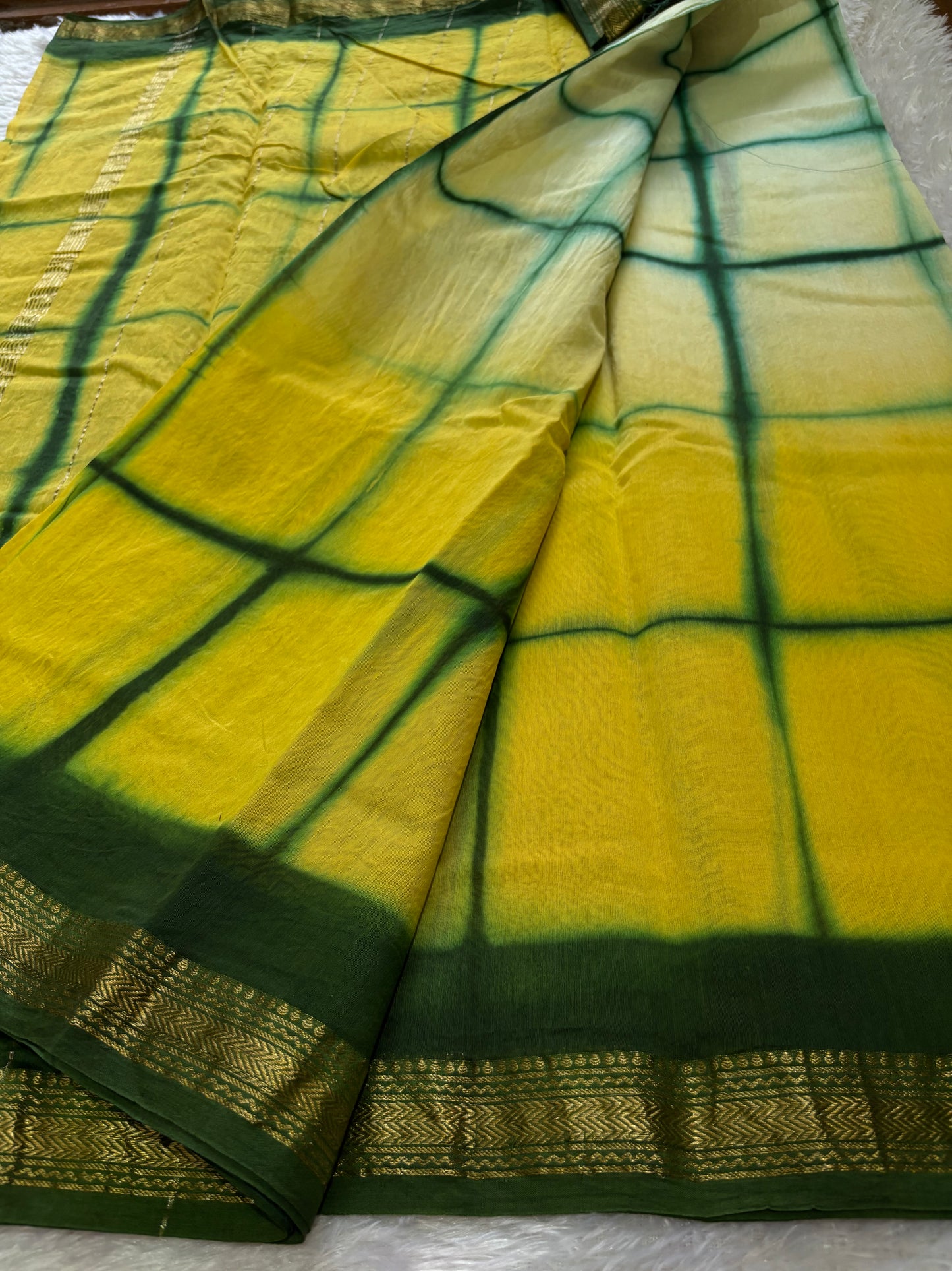 Maheshwari (2D) : Yellow-green