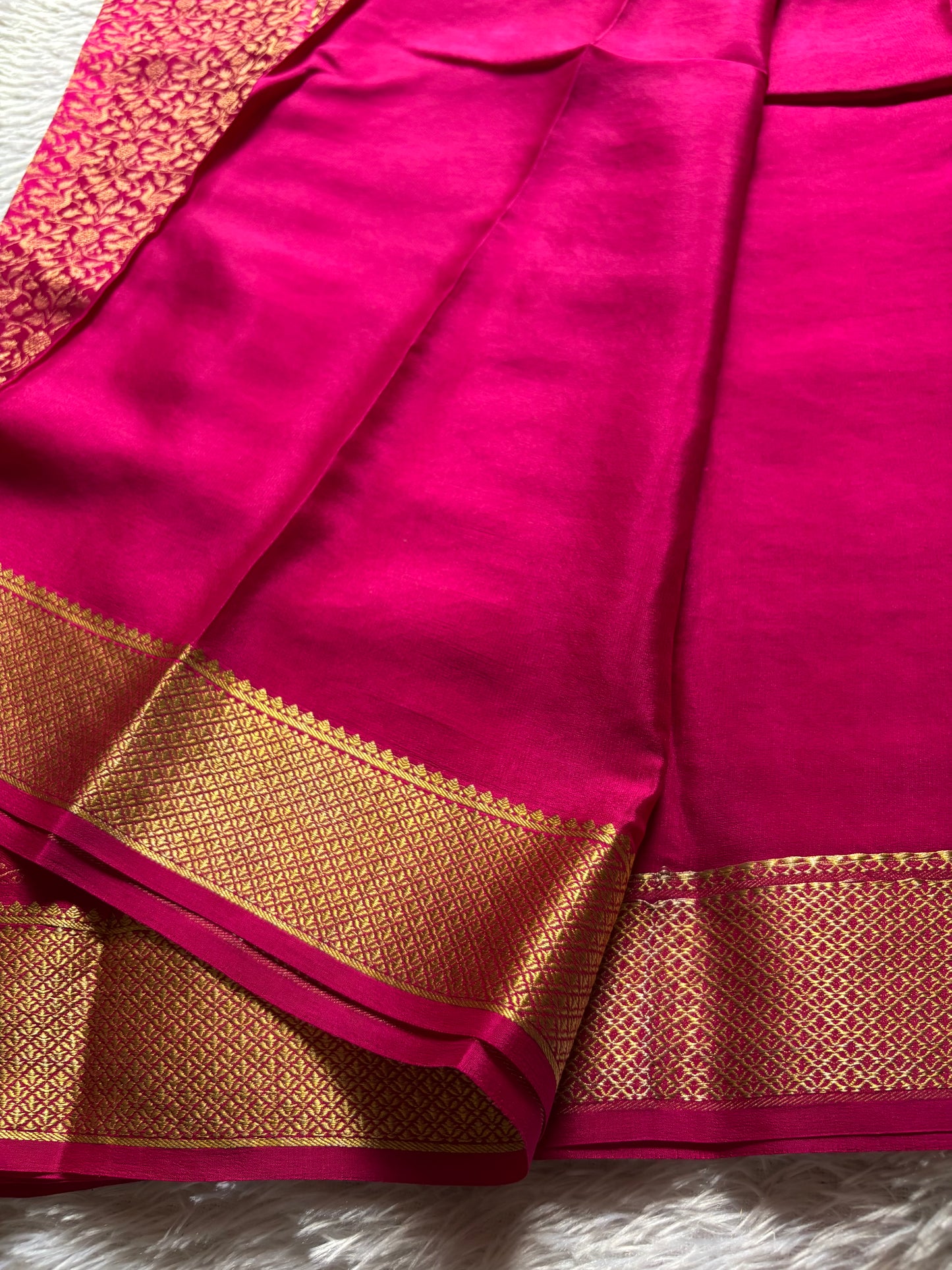 Myna : Brocade Rani pink