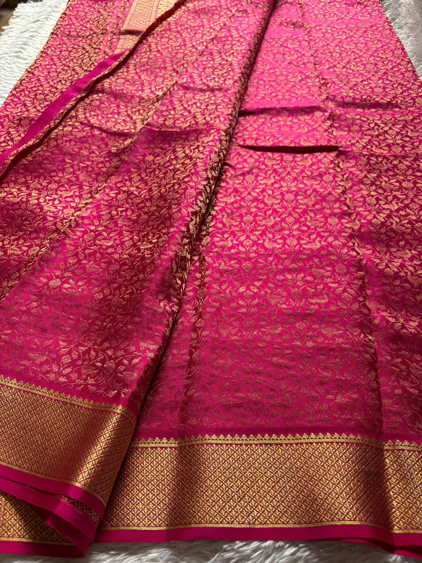 Myna : Brocade Rani pink