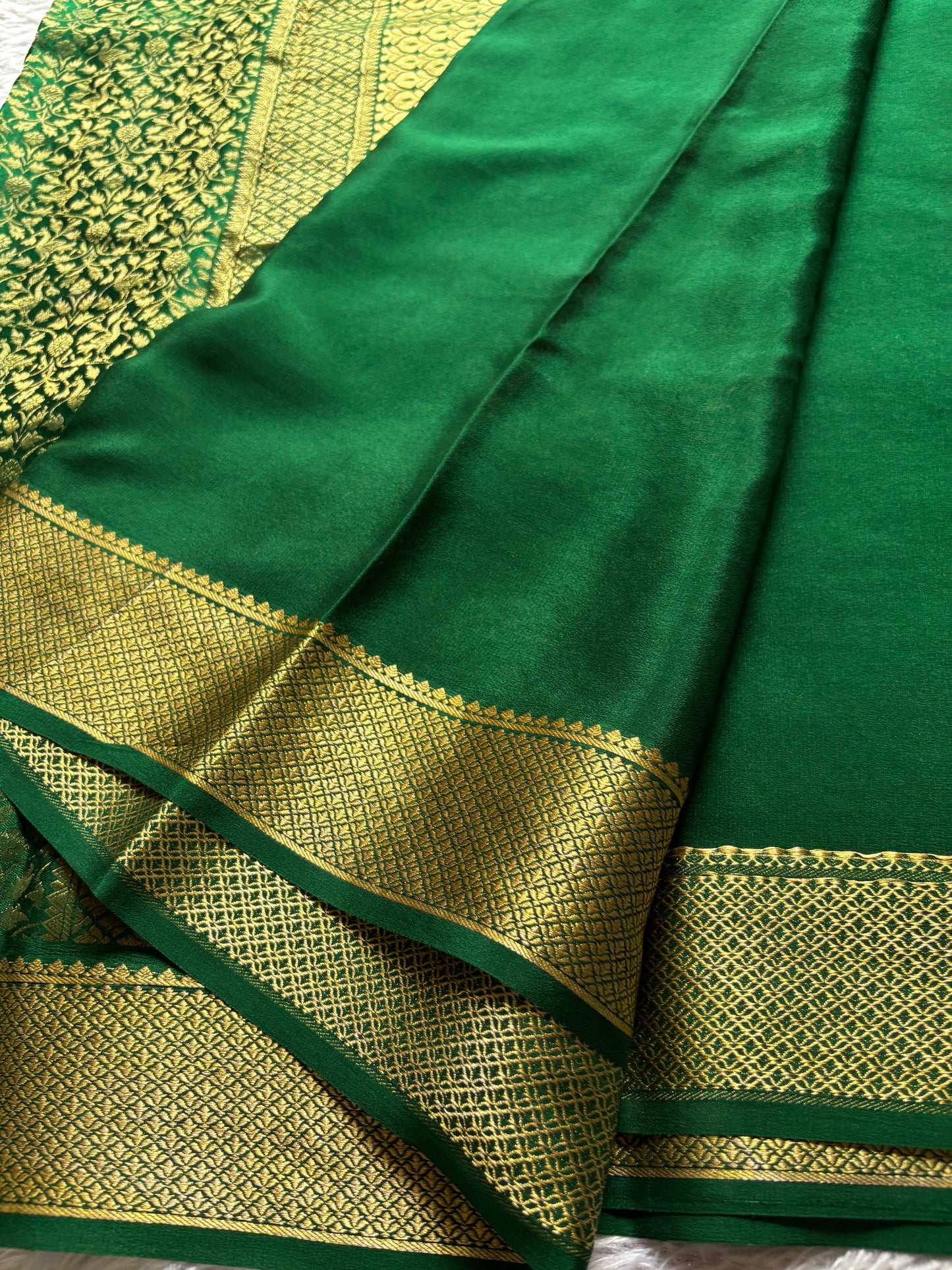 Myna : Brocade Bottle green