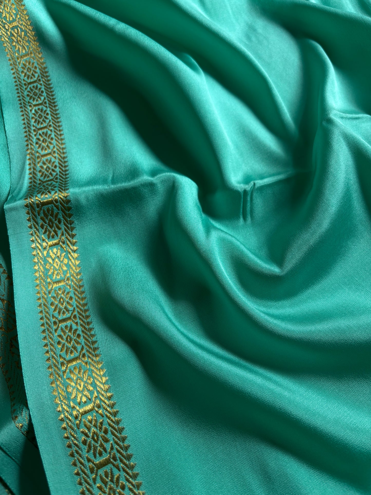 Rudrakshi : Solid Sea green