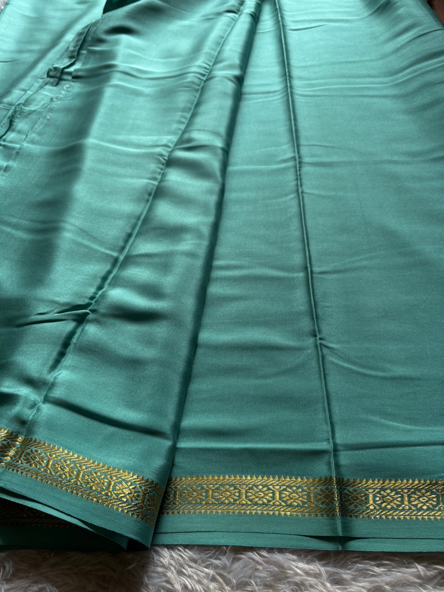 Rudrakshi : Solid Light Sea green