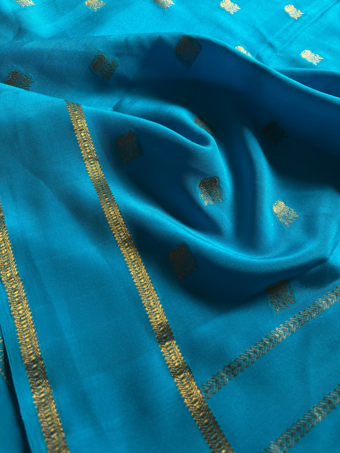 Padmini (2D) : Wine-ananda blue