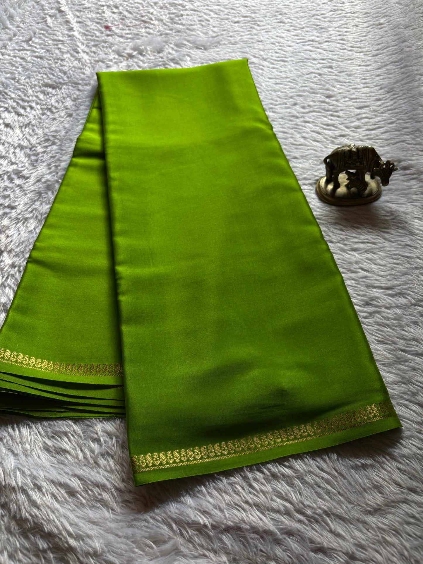 Nitya : Solid Mehendi green