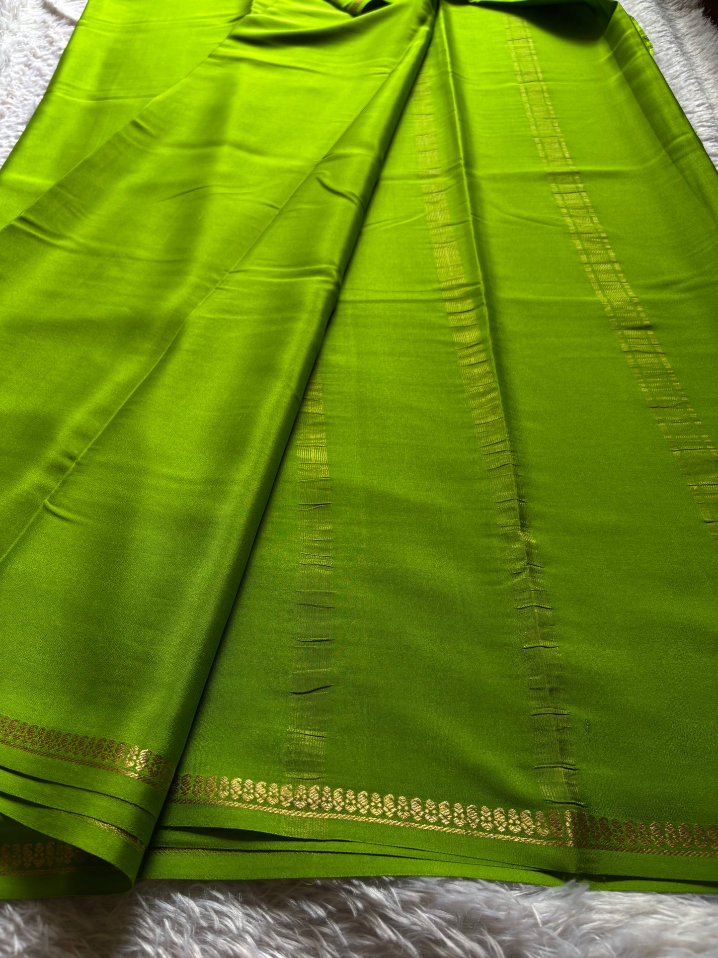 Nitya : Solid Mehendi green