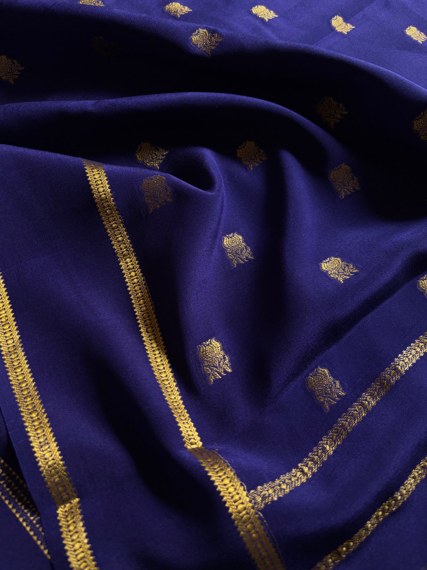 Padmini (2D) : Ananda blue-navy blue