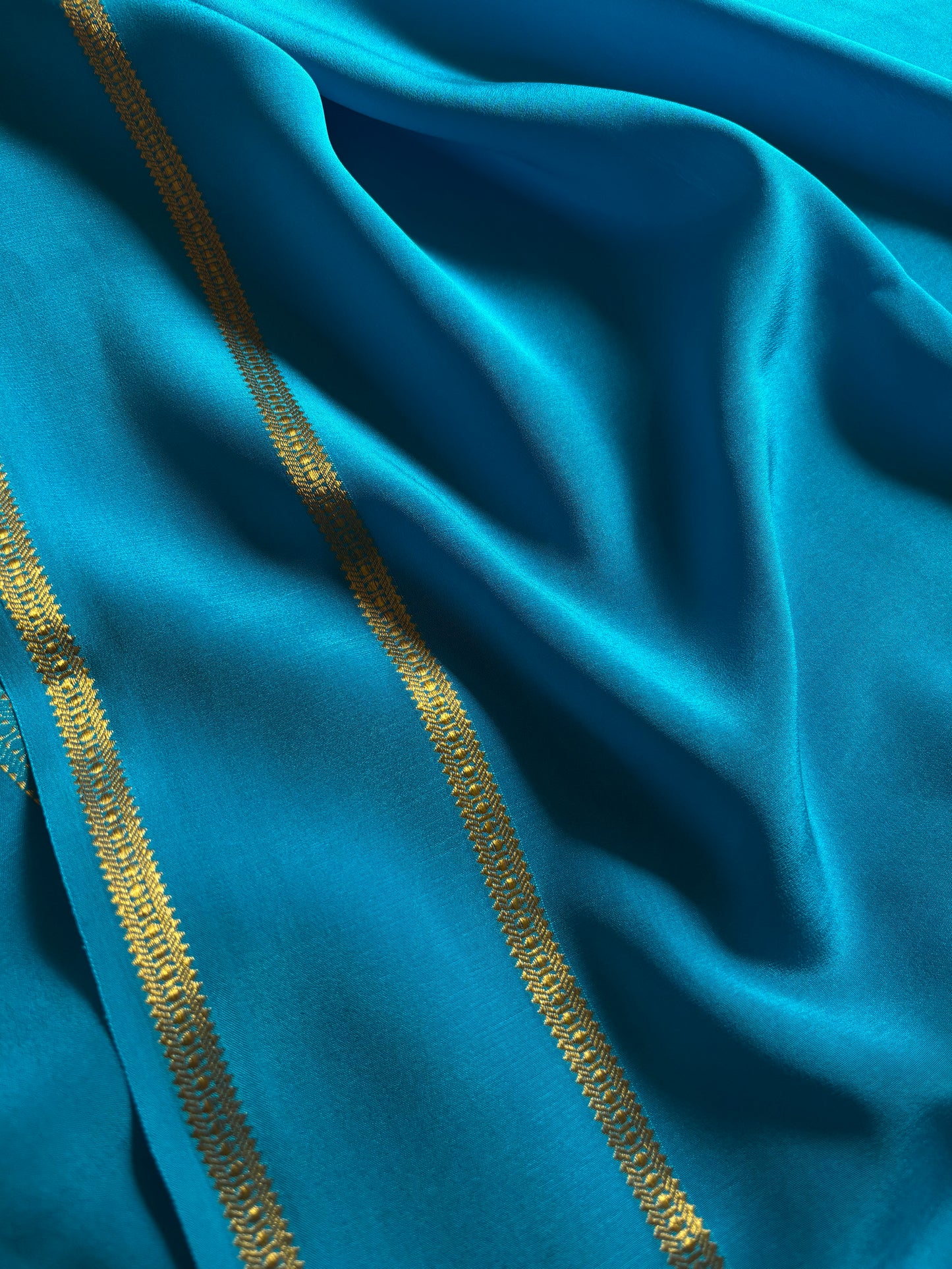 Padmini (2D) : Ananda blue-navy blue