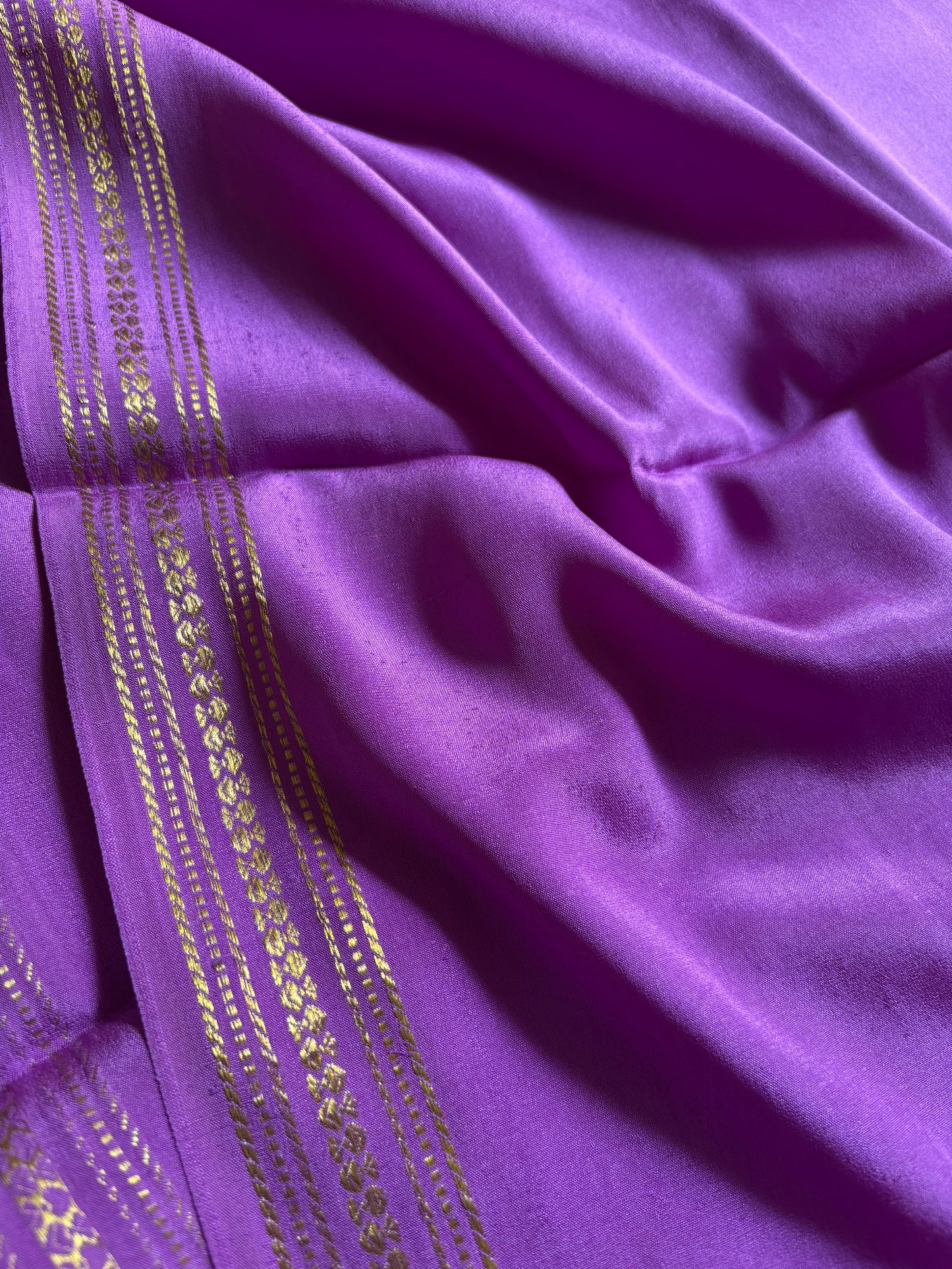 Sampige : Solid Magenta purple