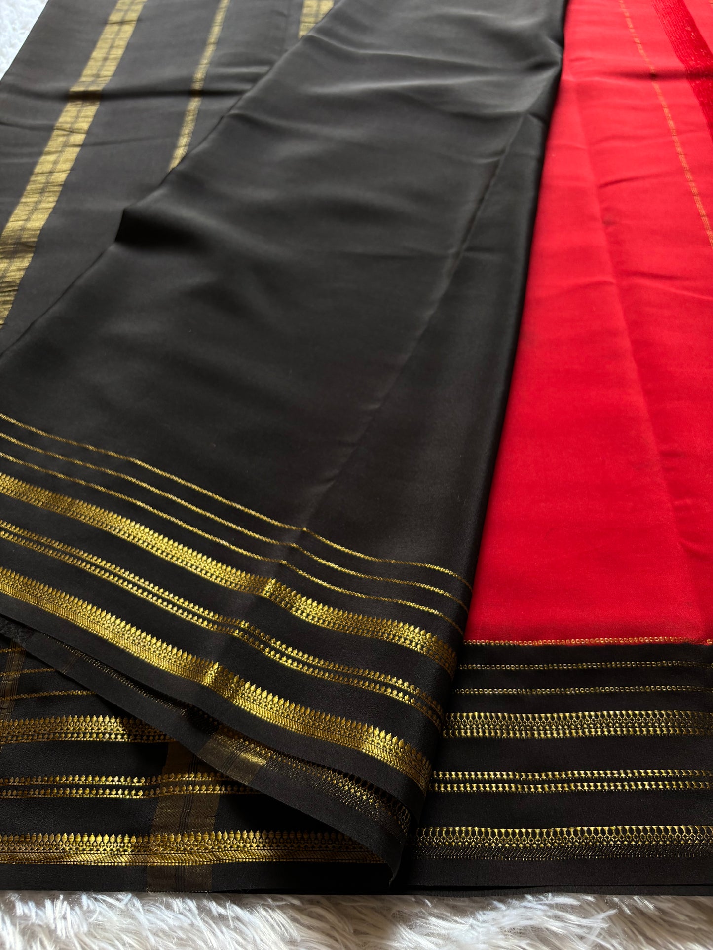Tanuja (2D) : Red-black