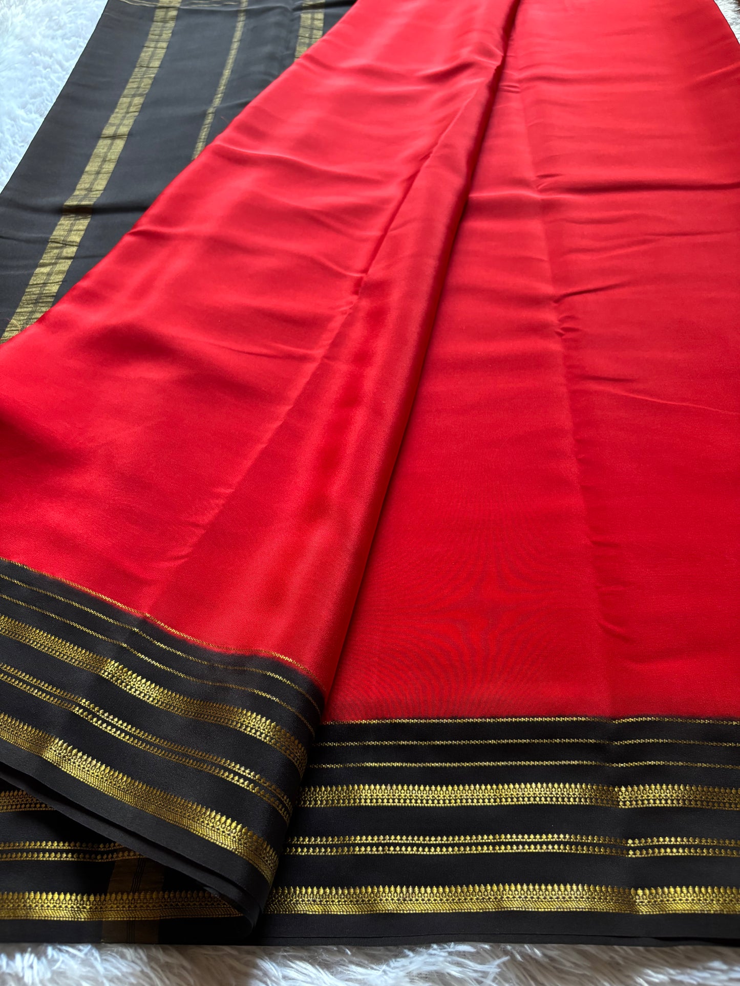 Tanuja (2D) : Red-black
