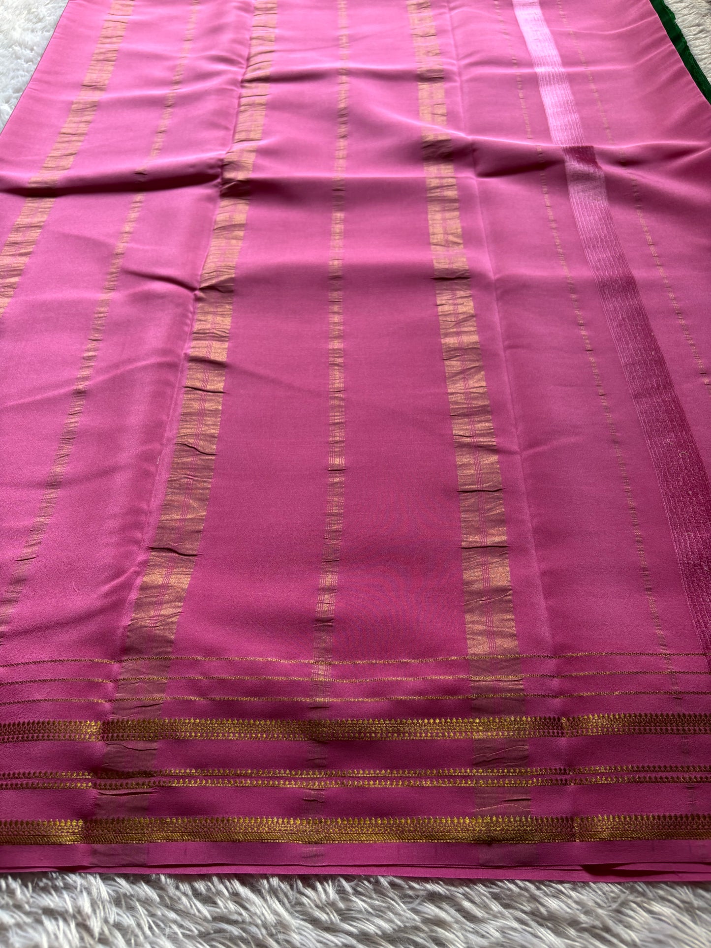 Tanuja (2D) : Bottle green-bright pink