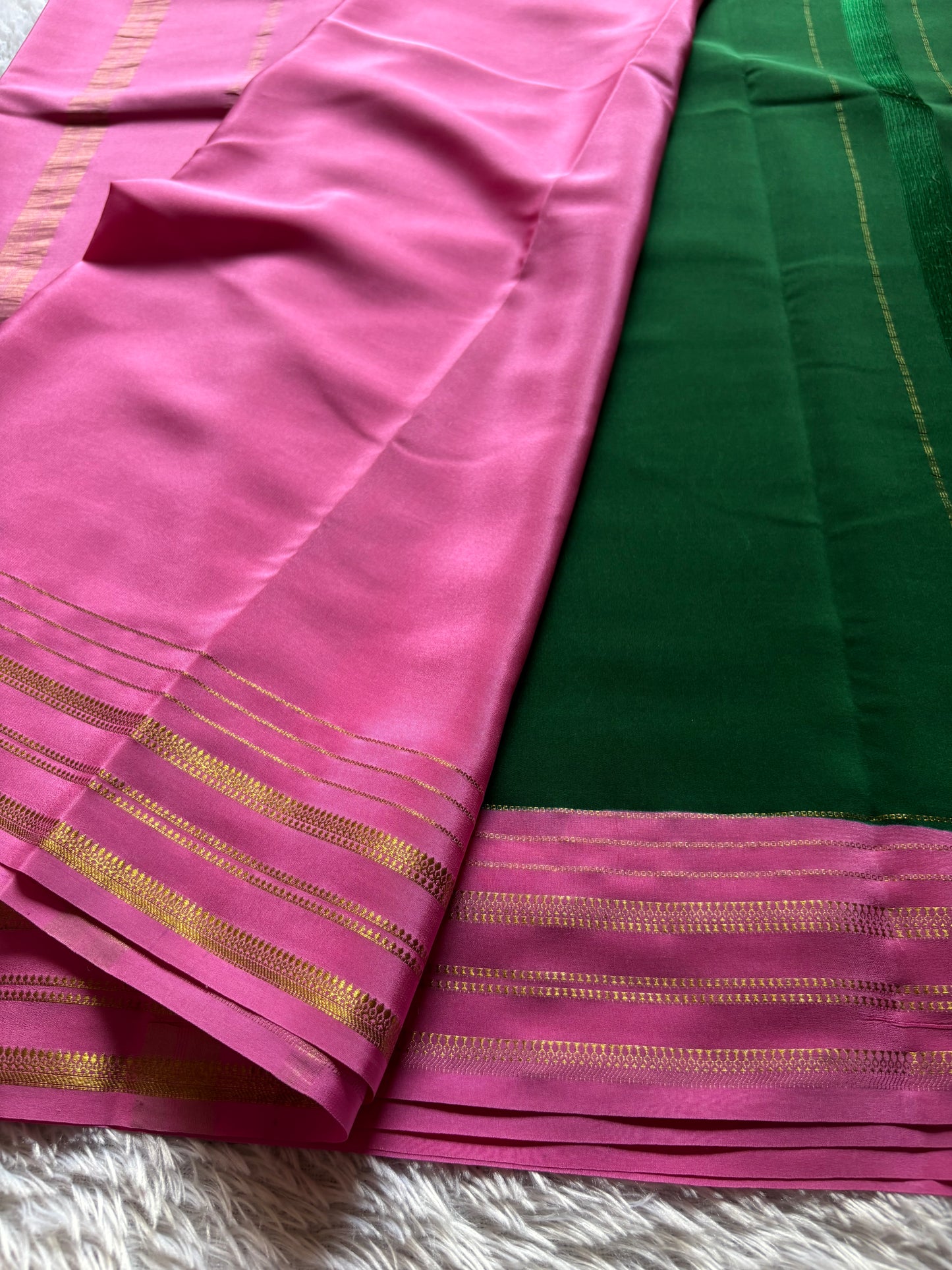 Tanuja (2D) : Bottle green-bright pink