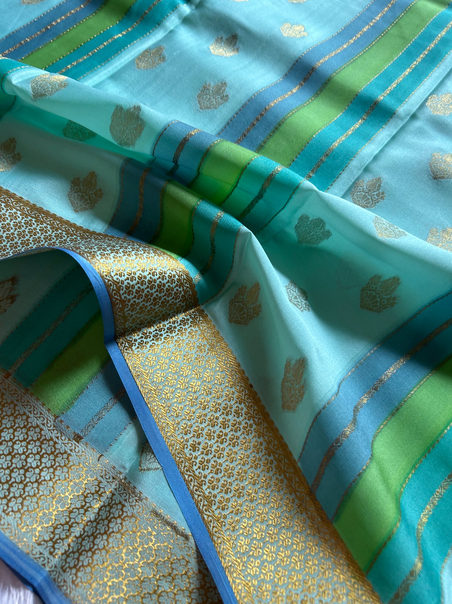 Nisha : Ombré Sky blue