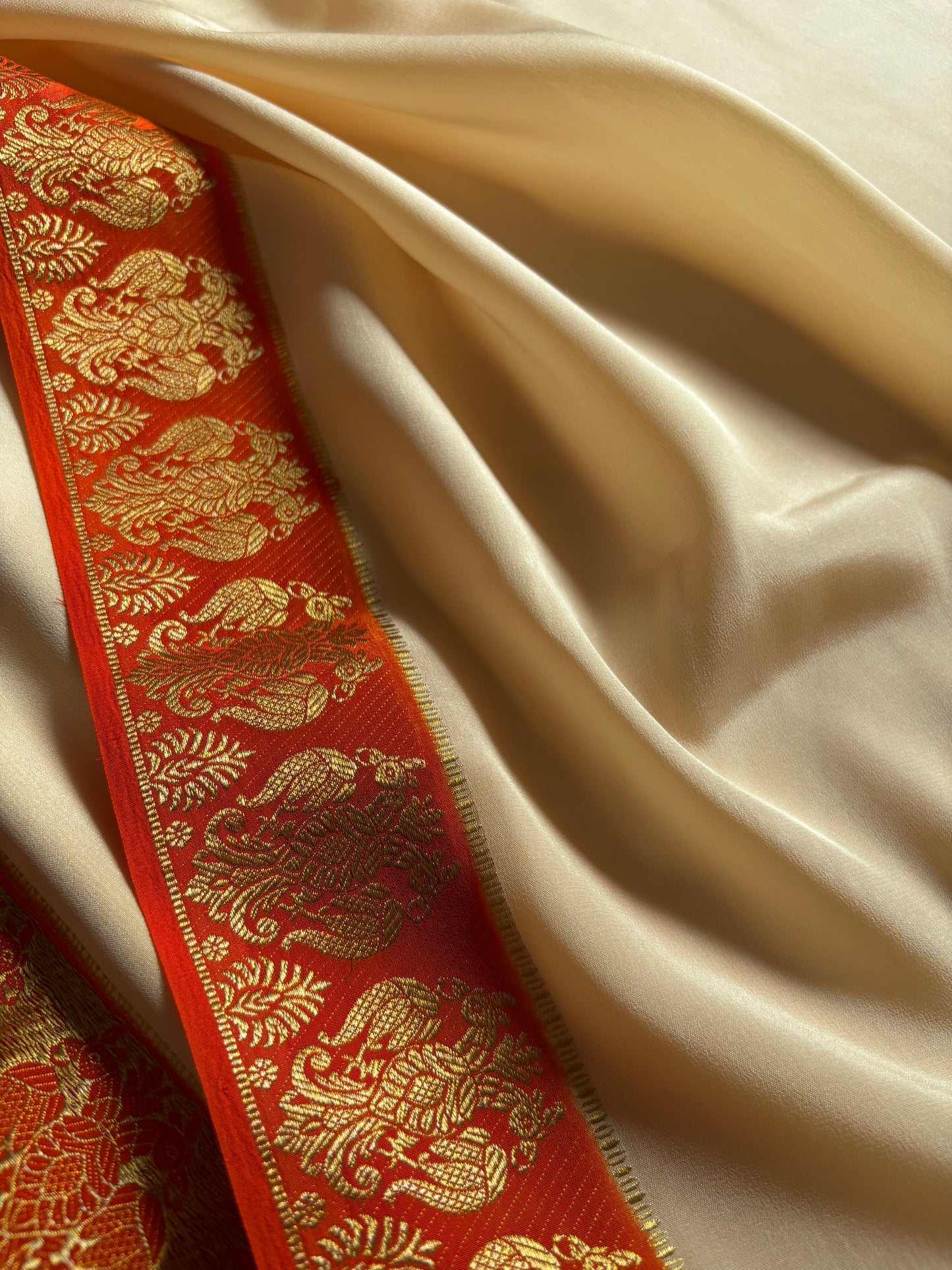 Veera (2D) : Off white-orange