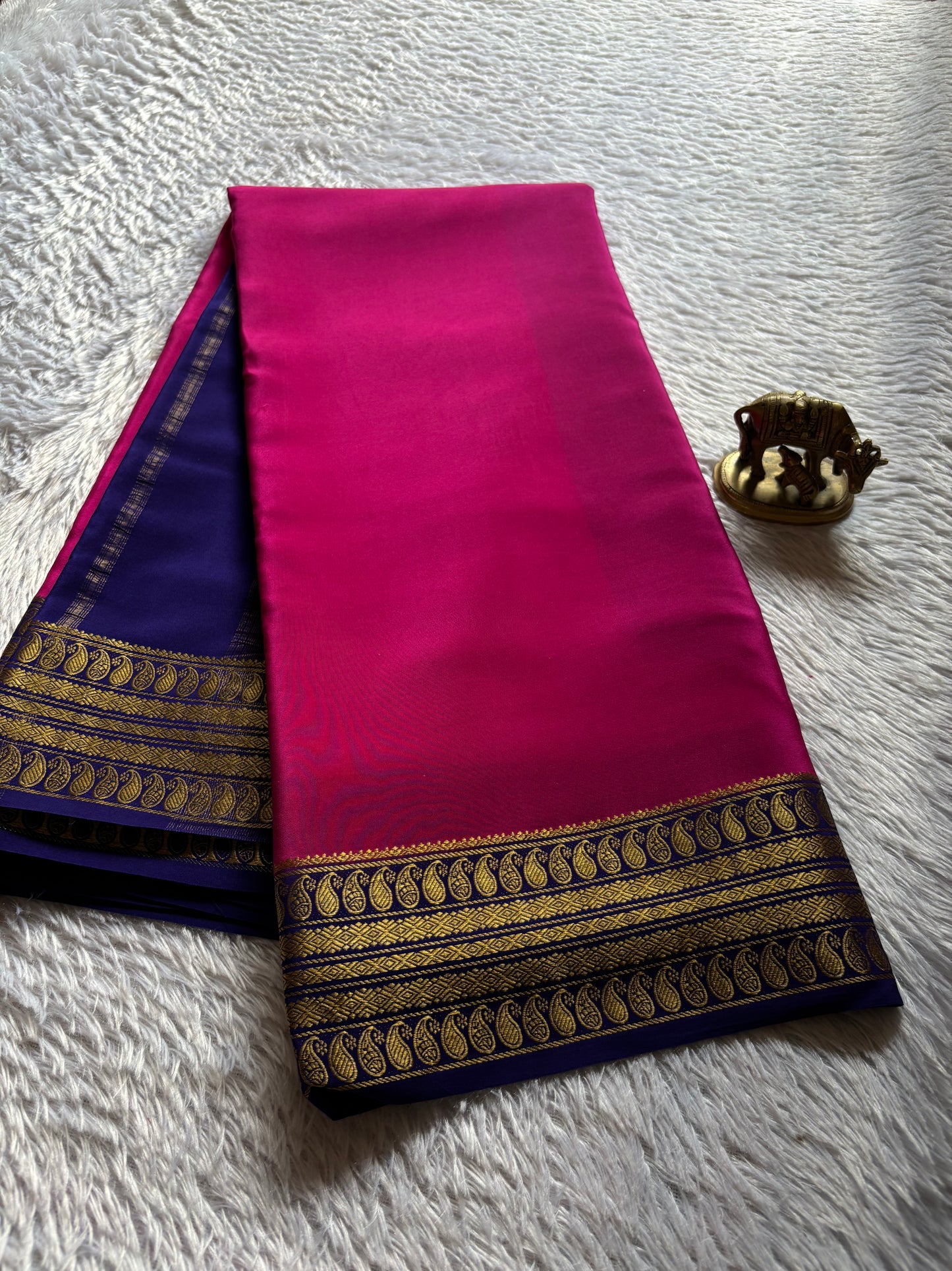 Maithili (2D) : Rani pink-dark blue