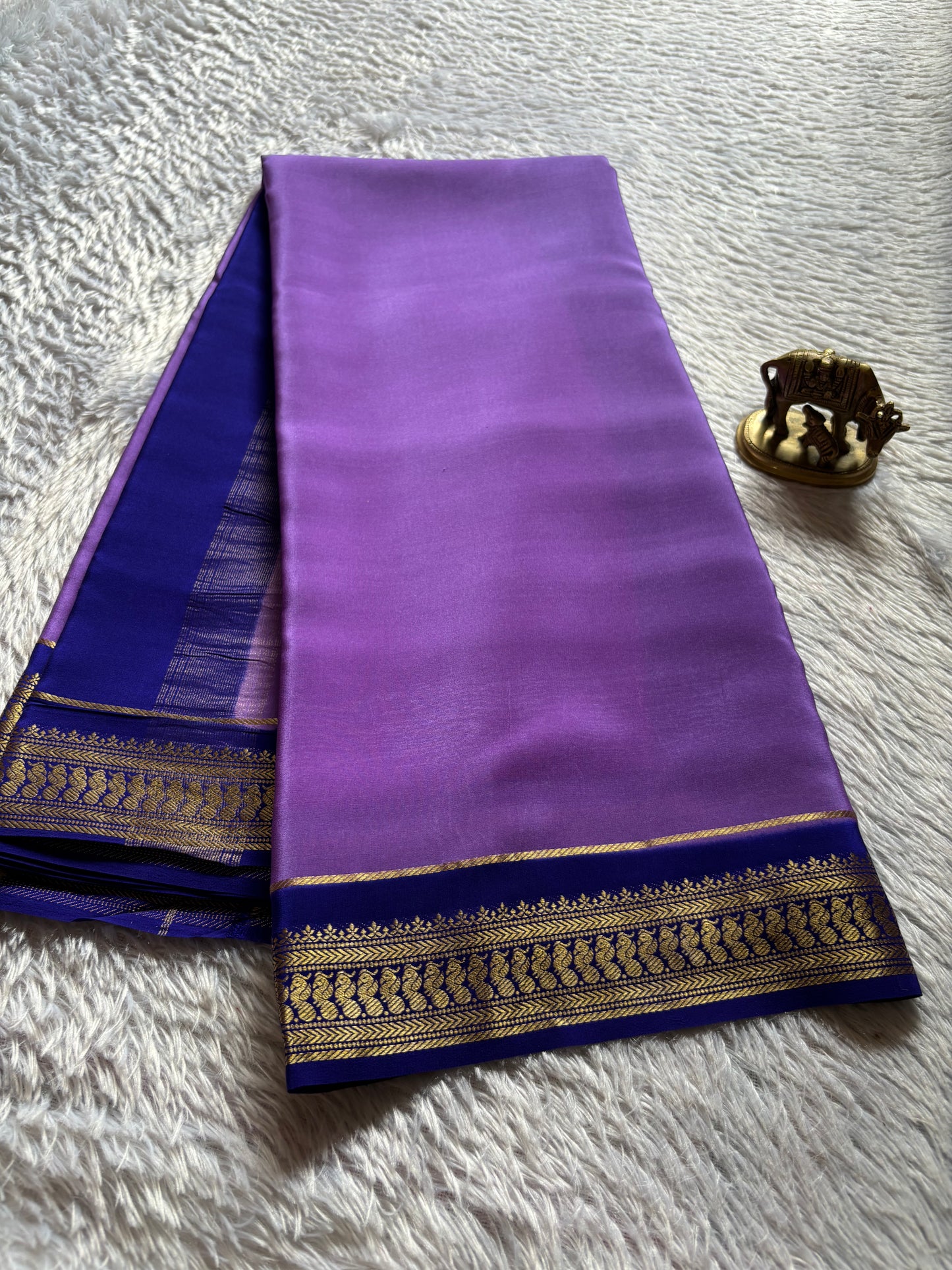 Mayuri (2D) : Dark lavender-navy blue