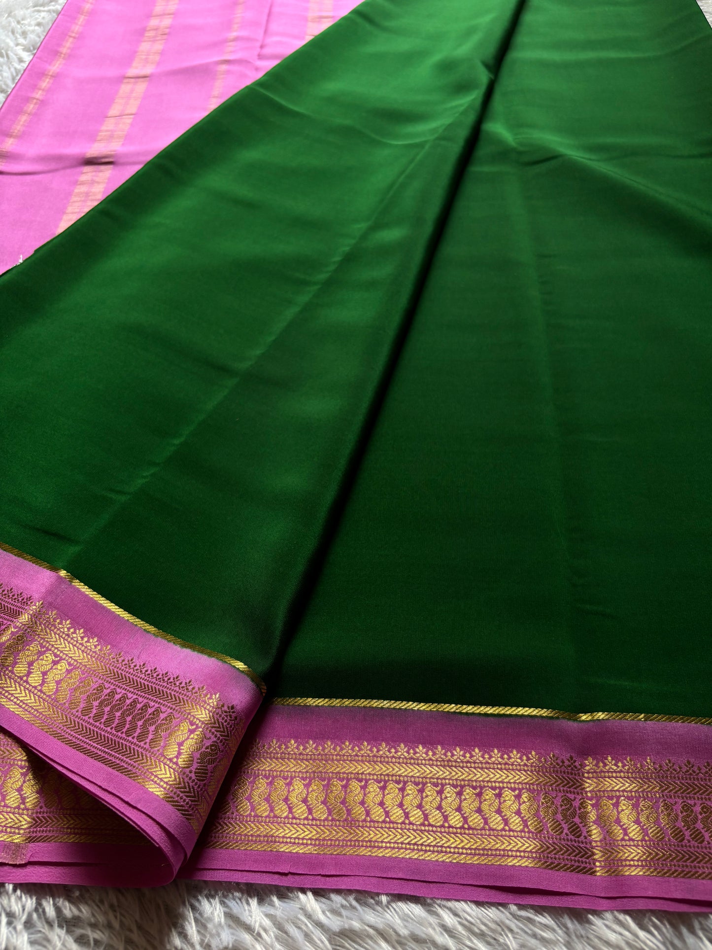 Mayuri (2D) : Bottle green-rose pink