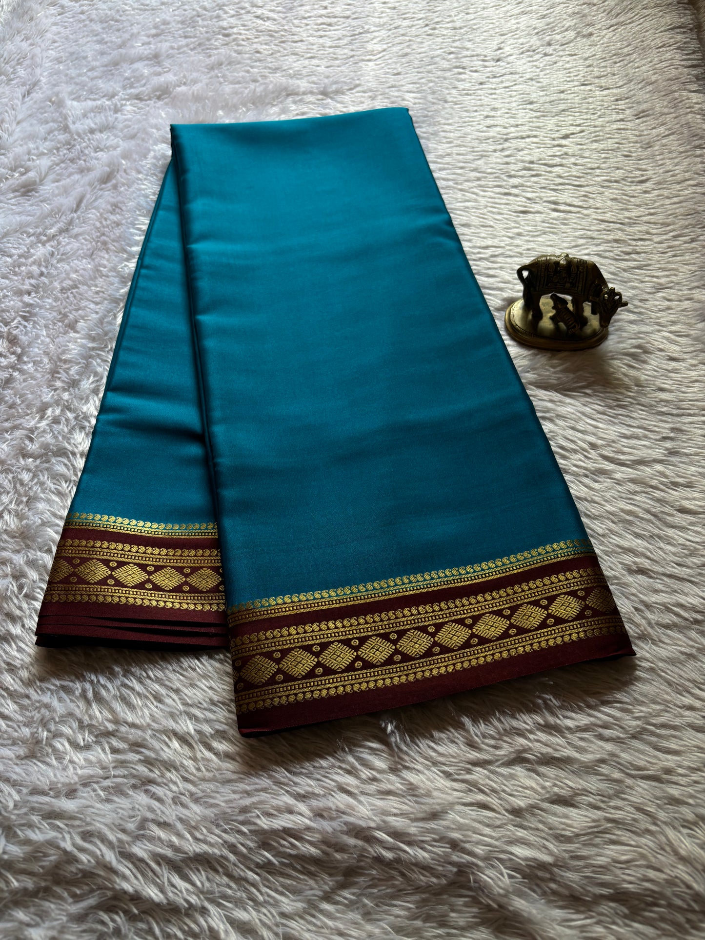 Saanvi (2D) : Teal blue-chocolate brown