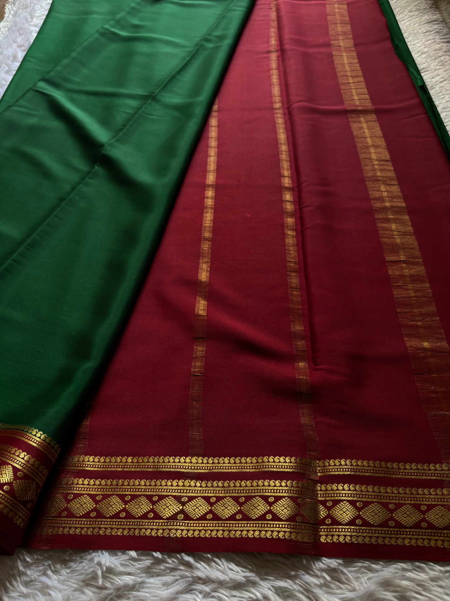 Saanvi (2D) : Bottle green-maroon