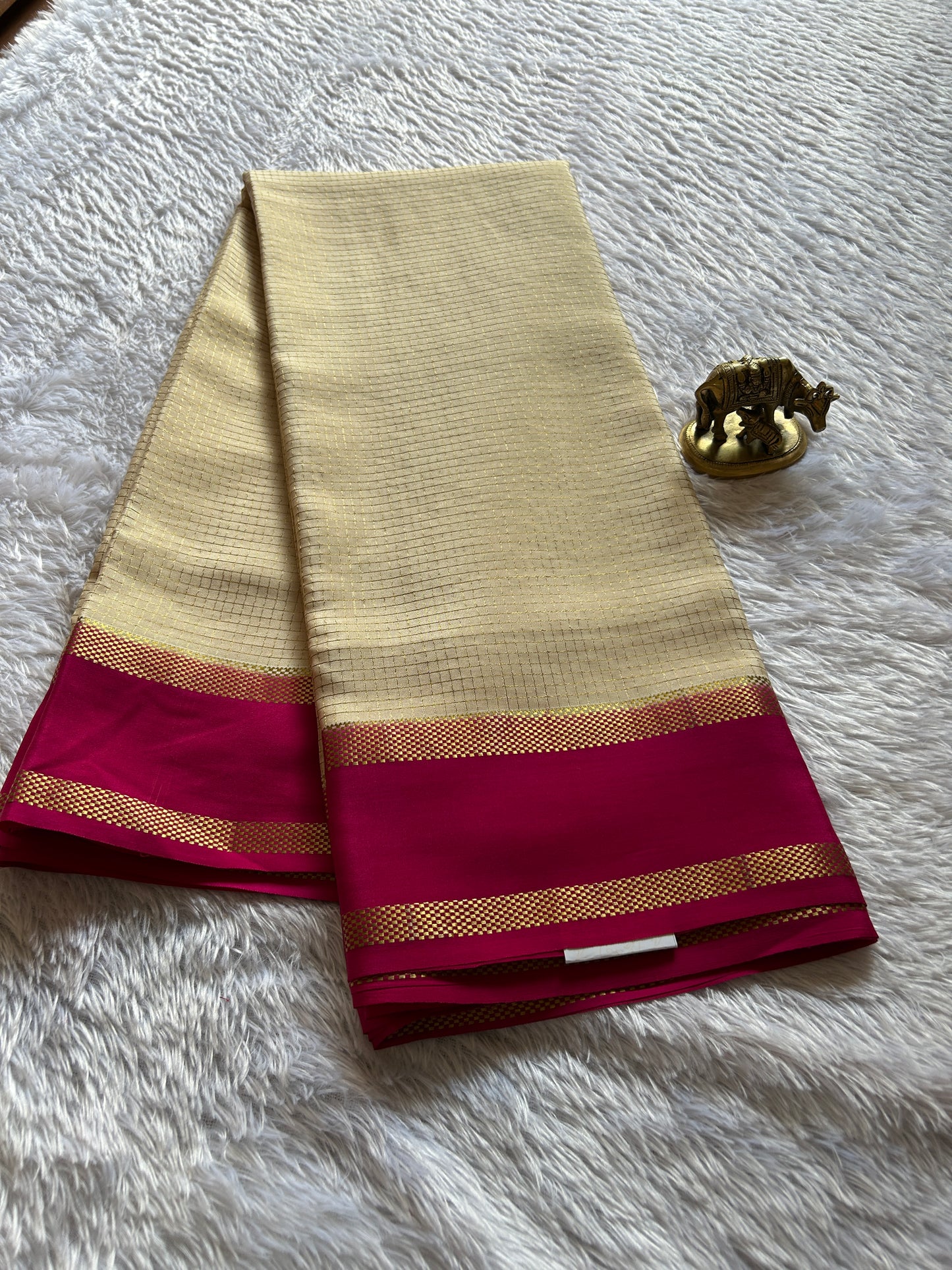 Padmini (2D) : Light beige-pink