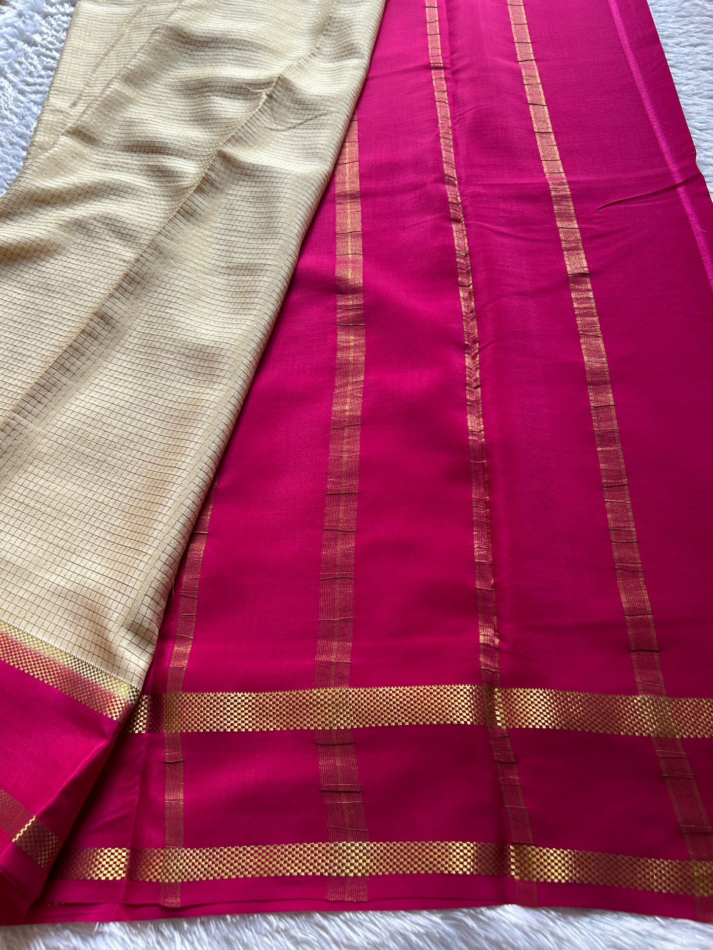 Padmini (2D) : Light beige-pink