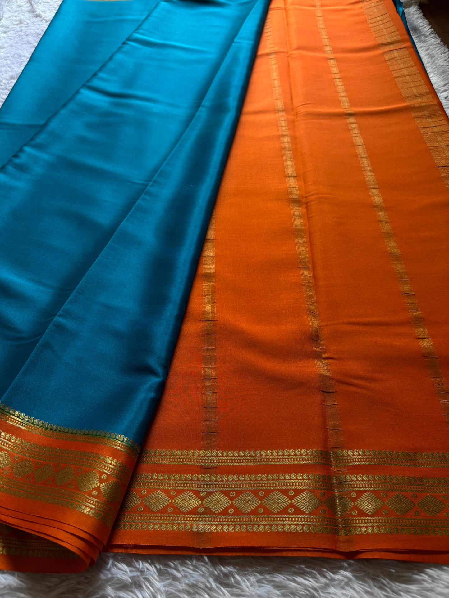 Saanvi (2D) : Teal blue-orange