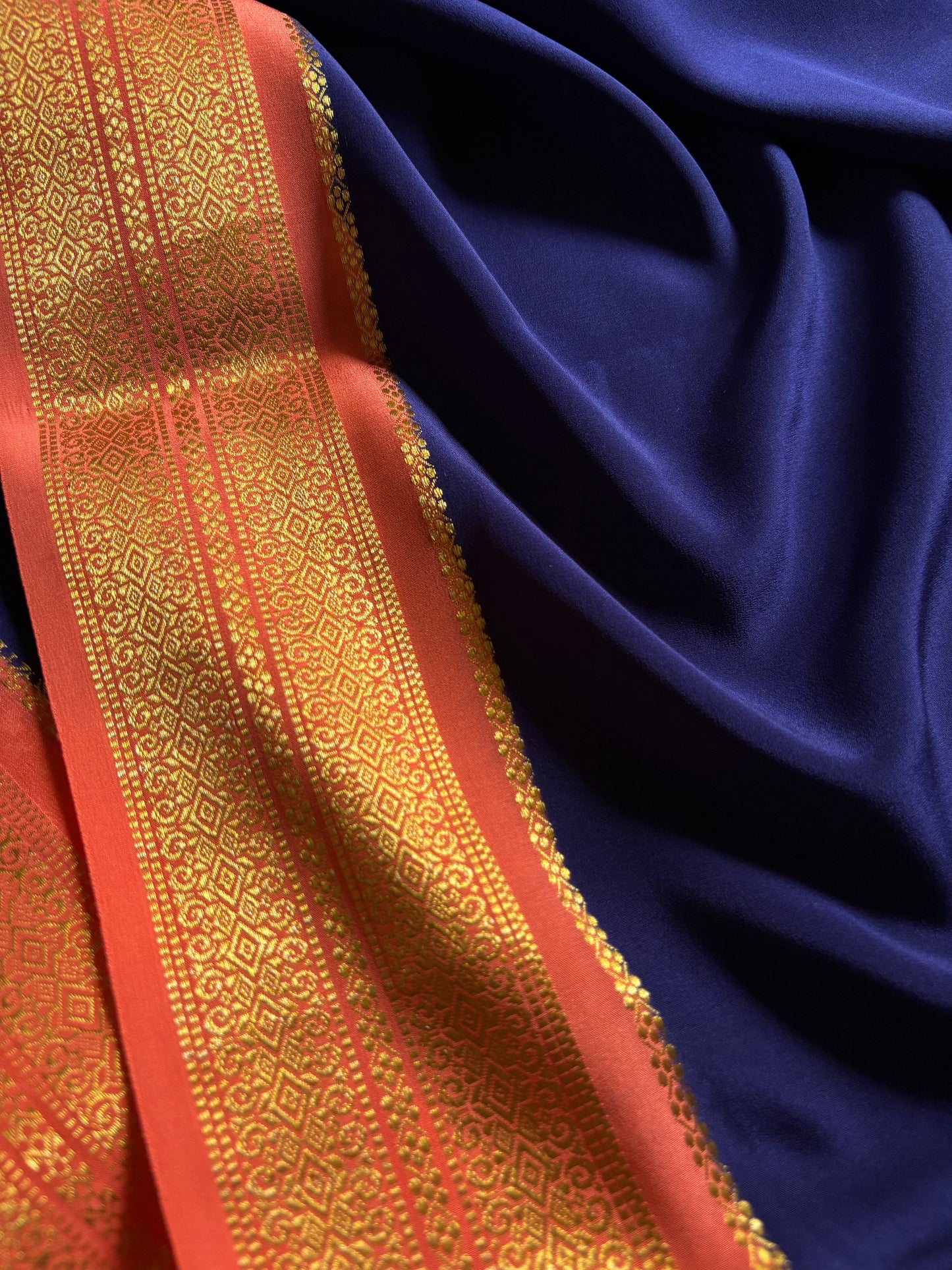 Raagini (2D) : Dark blue-coral