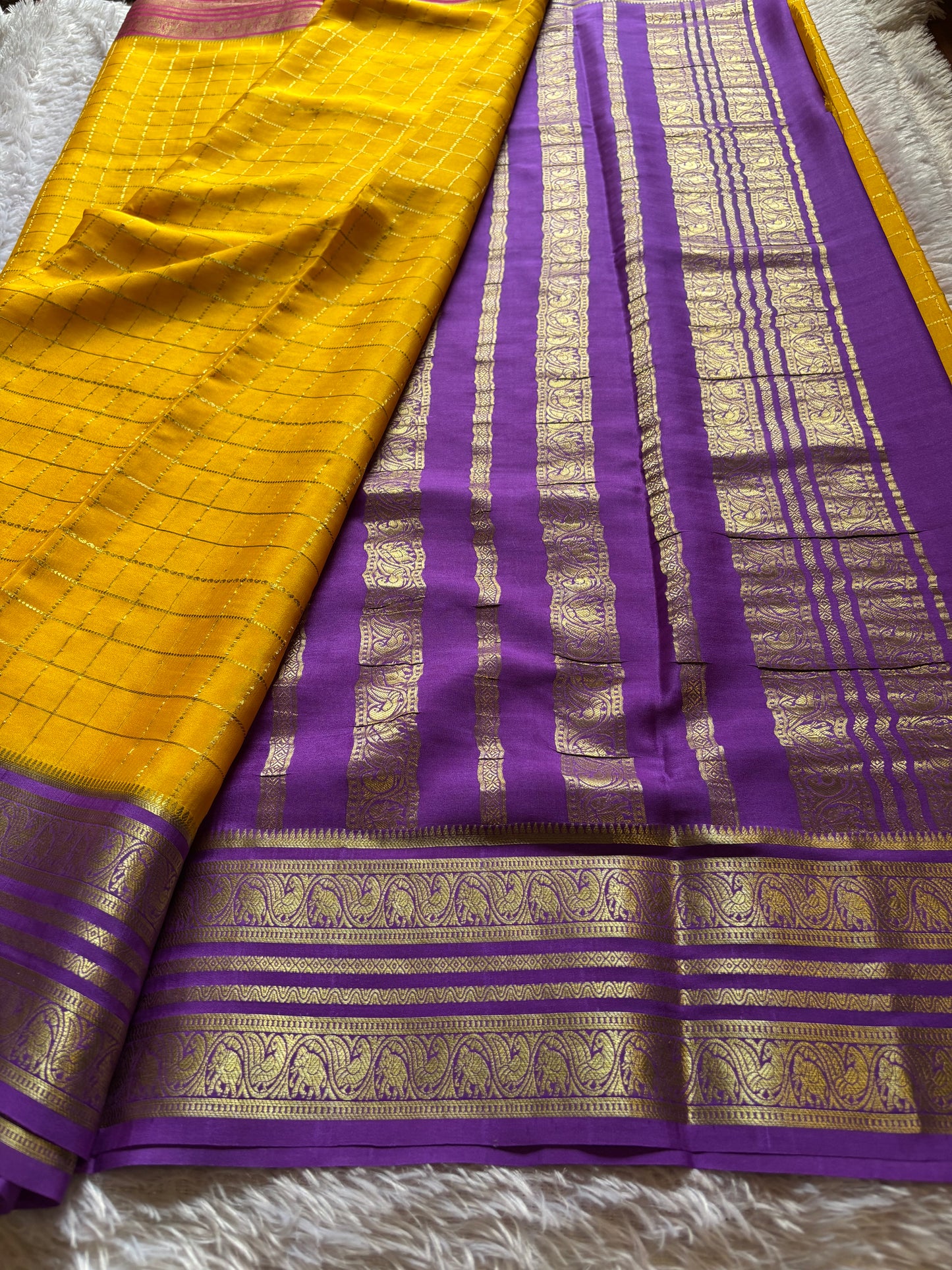 Ganga (3D) : Golden yellow-pink-dark lavender