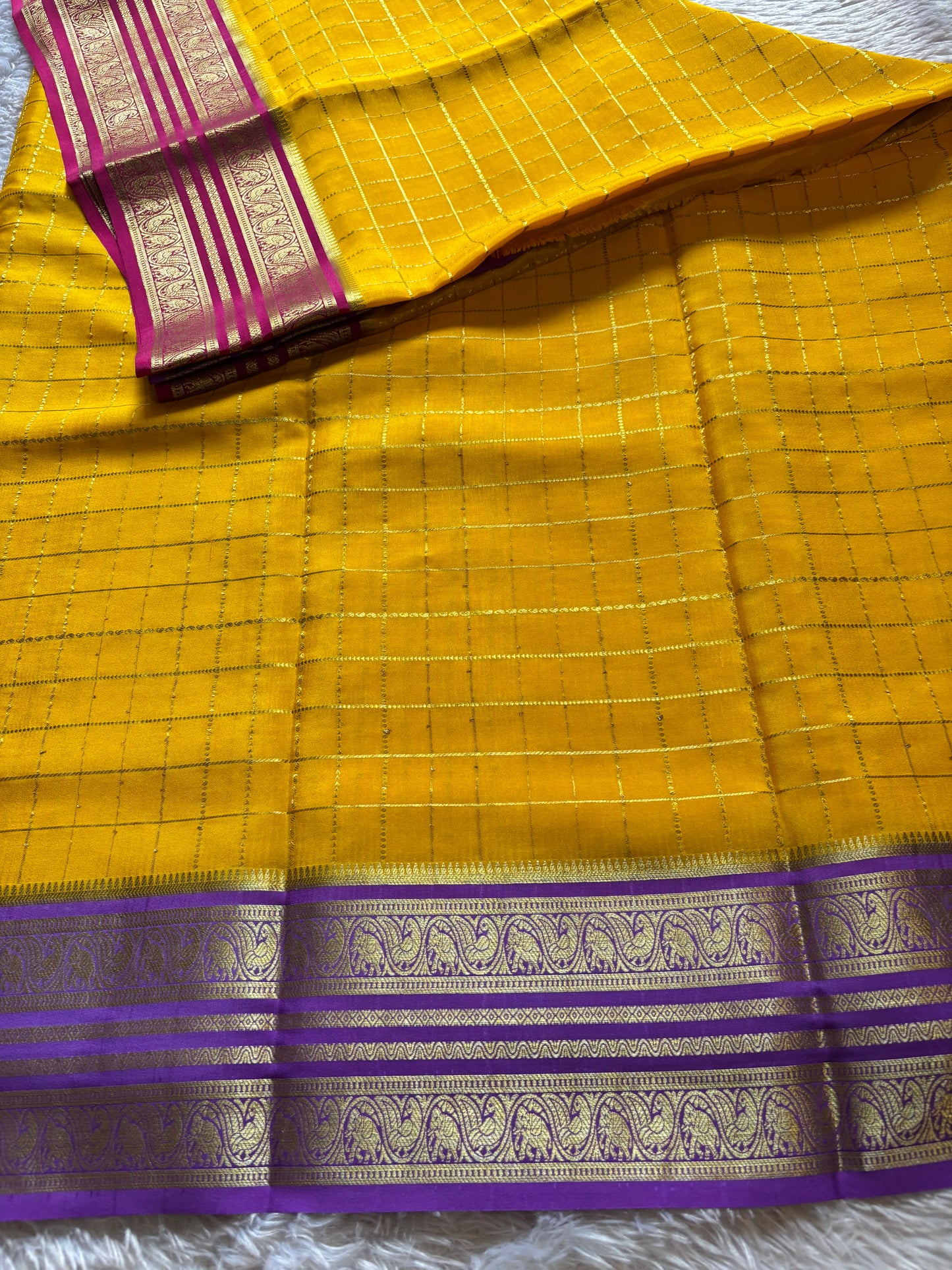 Ganga (3D) : Golden yellow-pink-dark lavender
