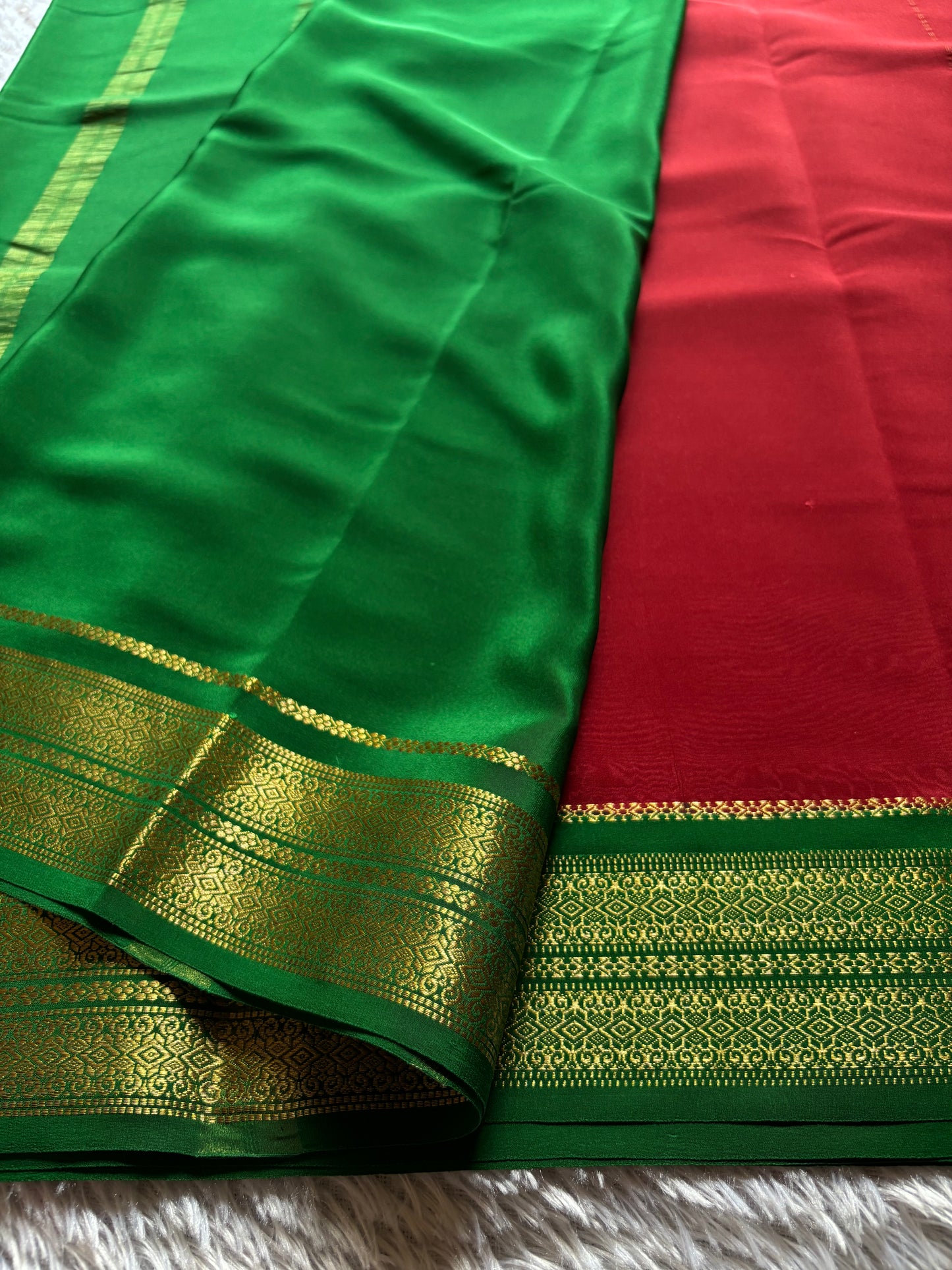 Raagini (2D) : Dark red-bottle green