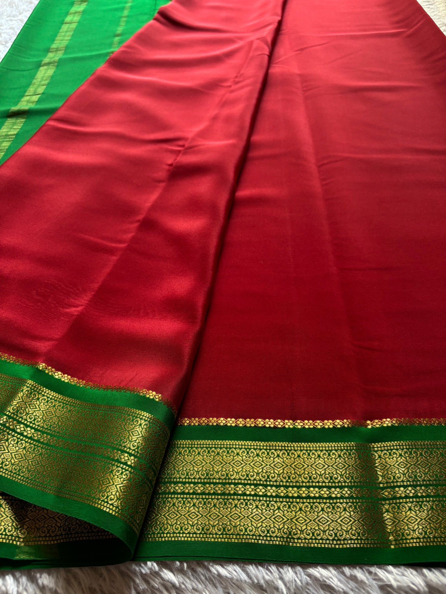 Raagini (2D) : Dark red-bottle green