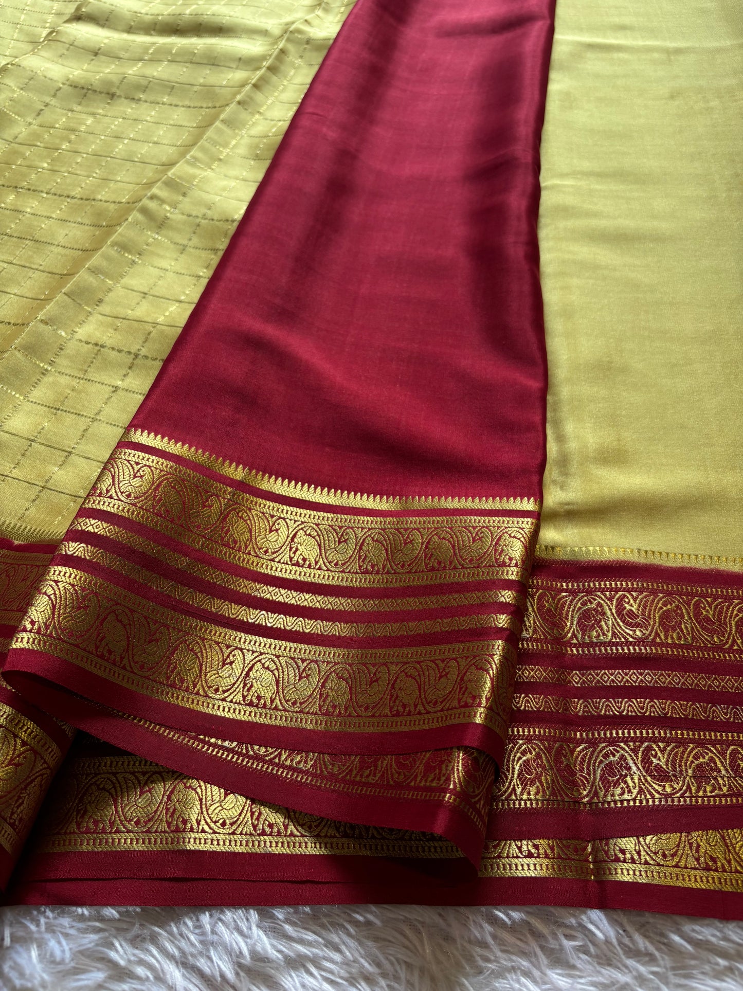 Ganga (3D) : Chikoo beige-black-maroon