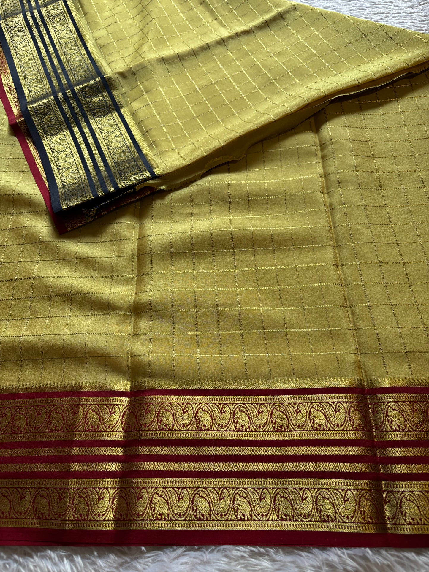 Ganga (3D) : Chikoo beige-black-maroon