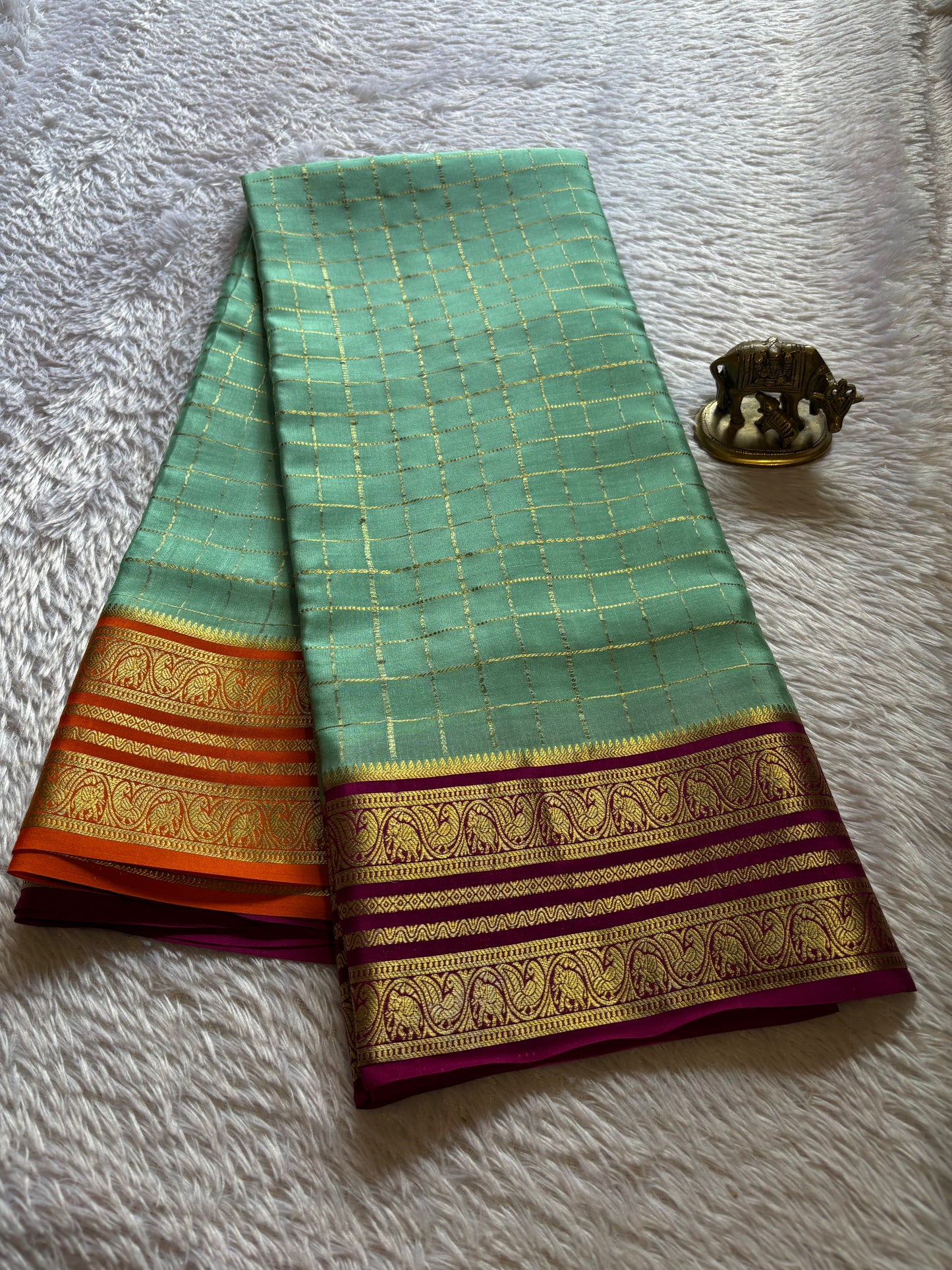 Ganga (3D) : Sea green-orange-magenta