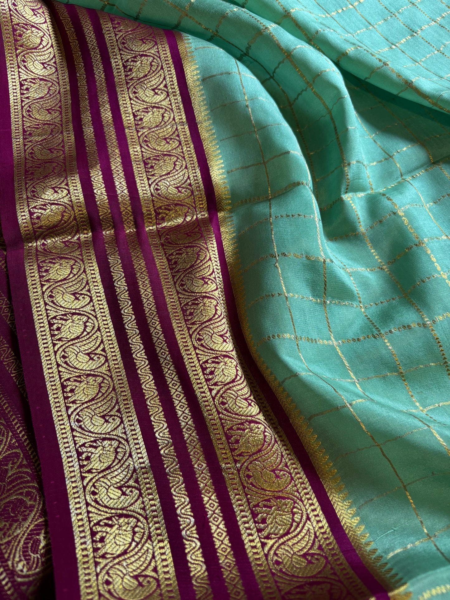 Ganga (3D) : Sea green-orange-magenta