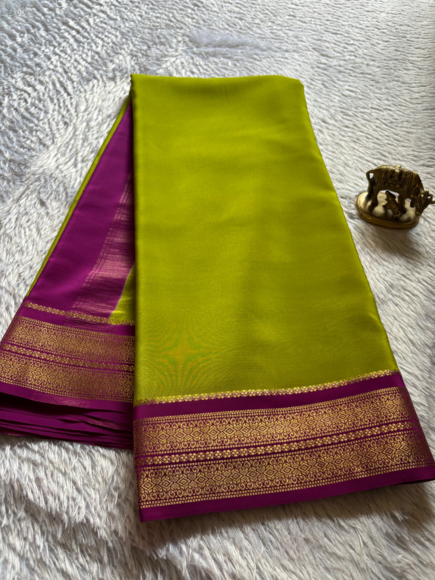 Raagini (2D) : Lime green-dark magenta