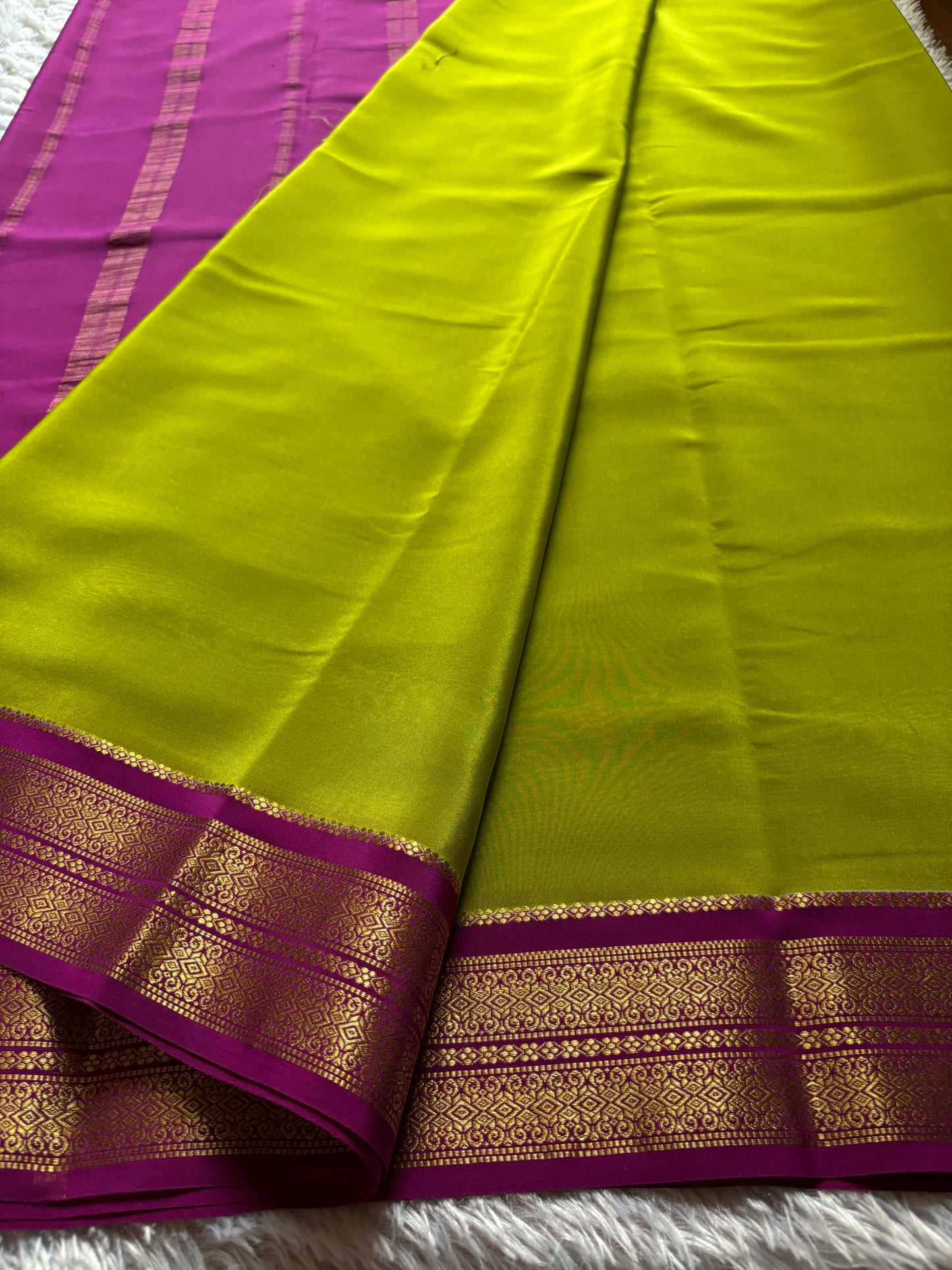 Raagini (2D) : Lime green-dark magenta