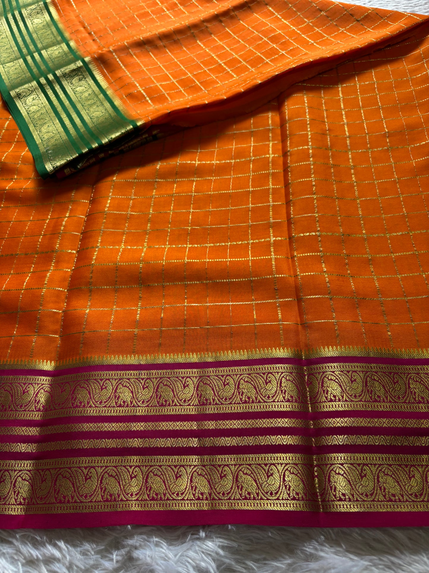 Ganga (3D) : Orange-green-pink