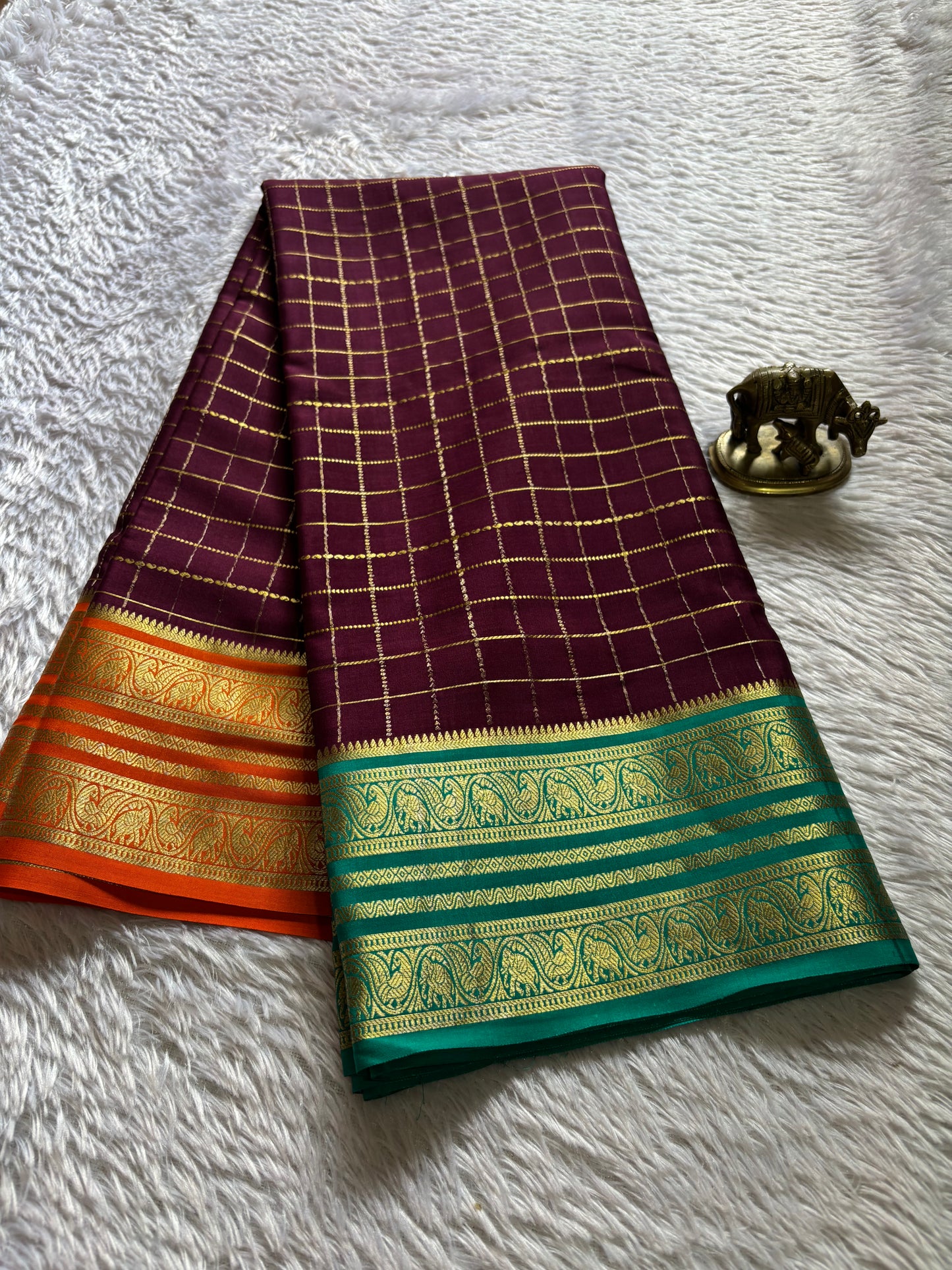 Ganga (3D) : Chocolate brown-orange-rama green